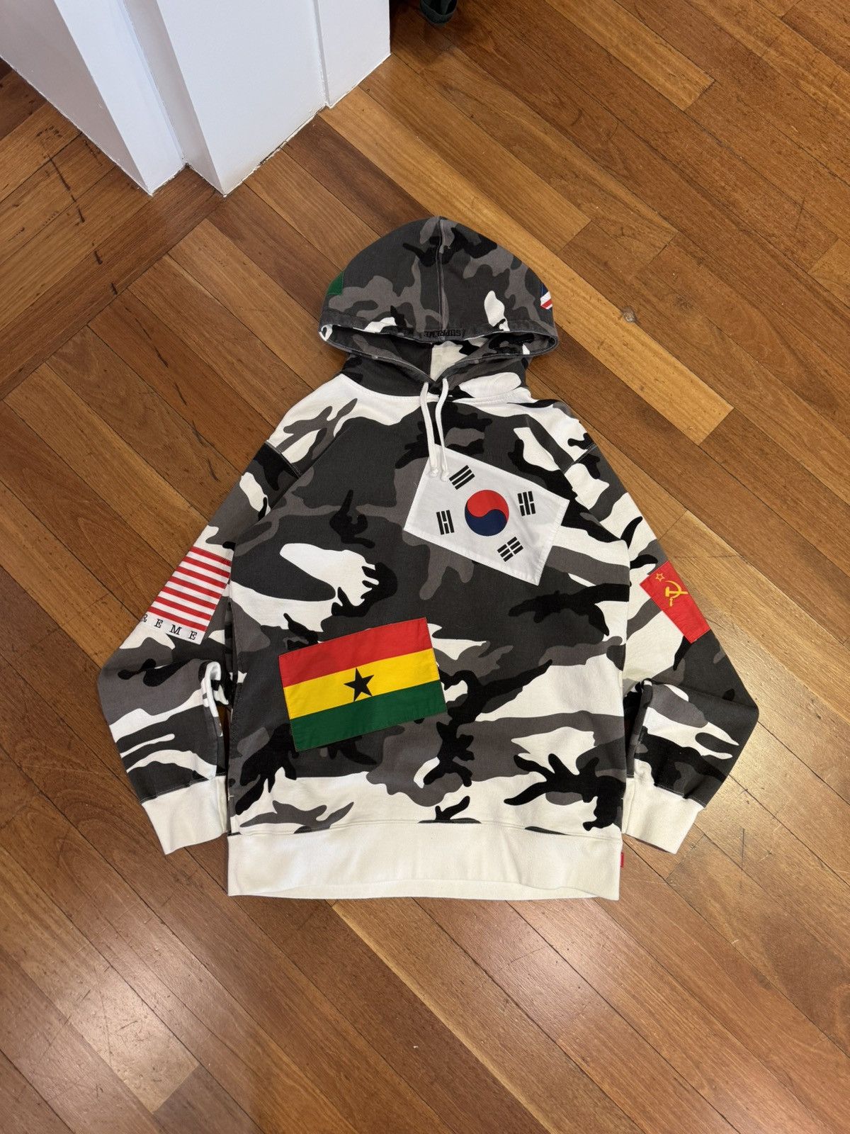 Supreme Supreme Flags Snow Camo Hoodie Size US XL / EU 56 / 4 - 1 Thumbnail