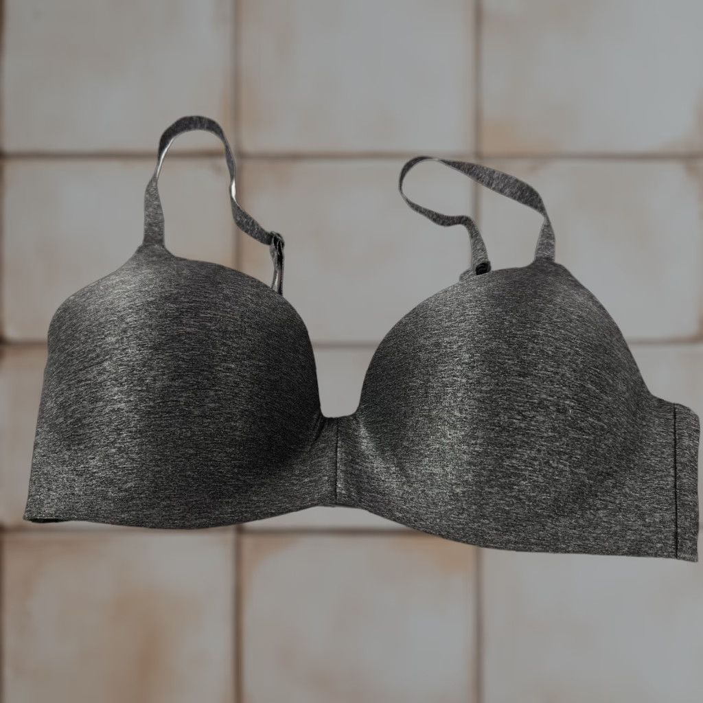 Vintage Uniqlo Wireless Bra Women Small Gray Lightly Lined T-Shirt Classic Mens in Grey