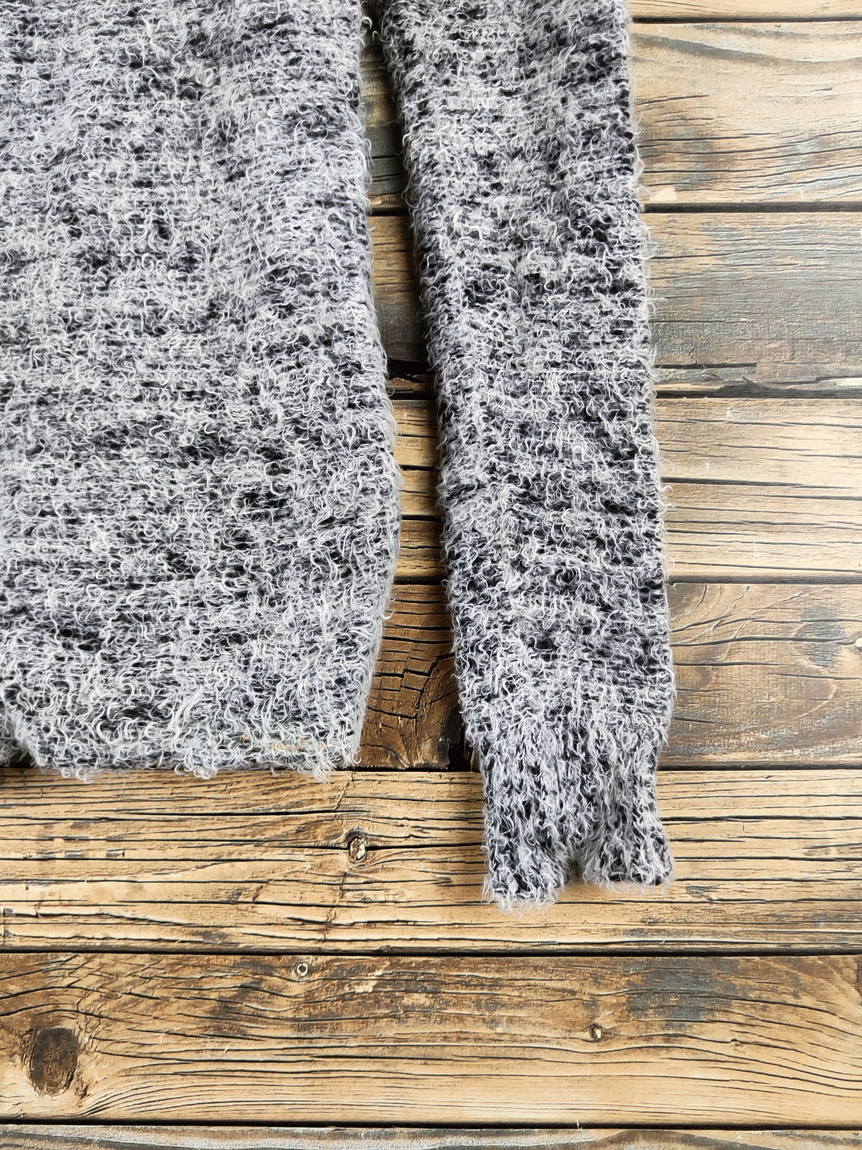 Japanese Brand DL Rienda White Navy Fur Mohair Knitwear #46-456 Size S / US 4 / IT 40 - 6 Thumbnail