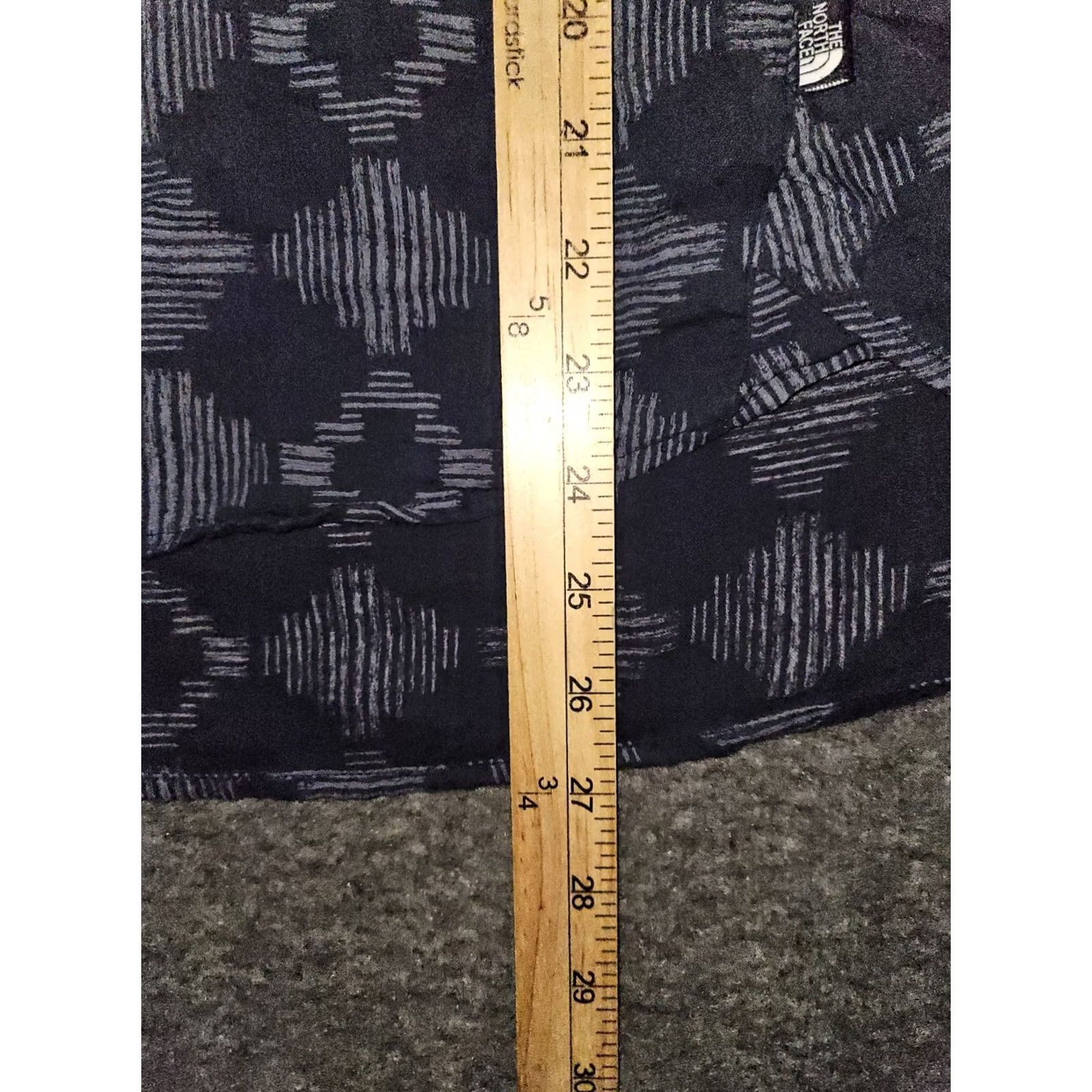 The North Face VINTAGE The North Face Tunic Tank Top Women L Gray Geometric Active Gym Running Size L / US 10 / IT 46 - 4 Thumbnail