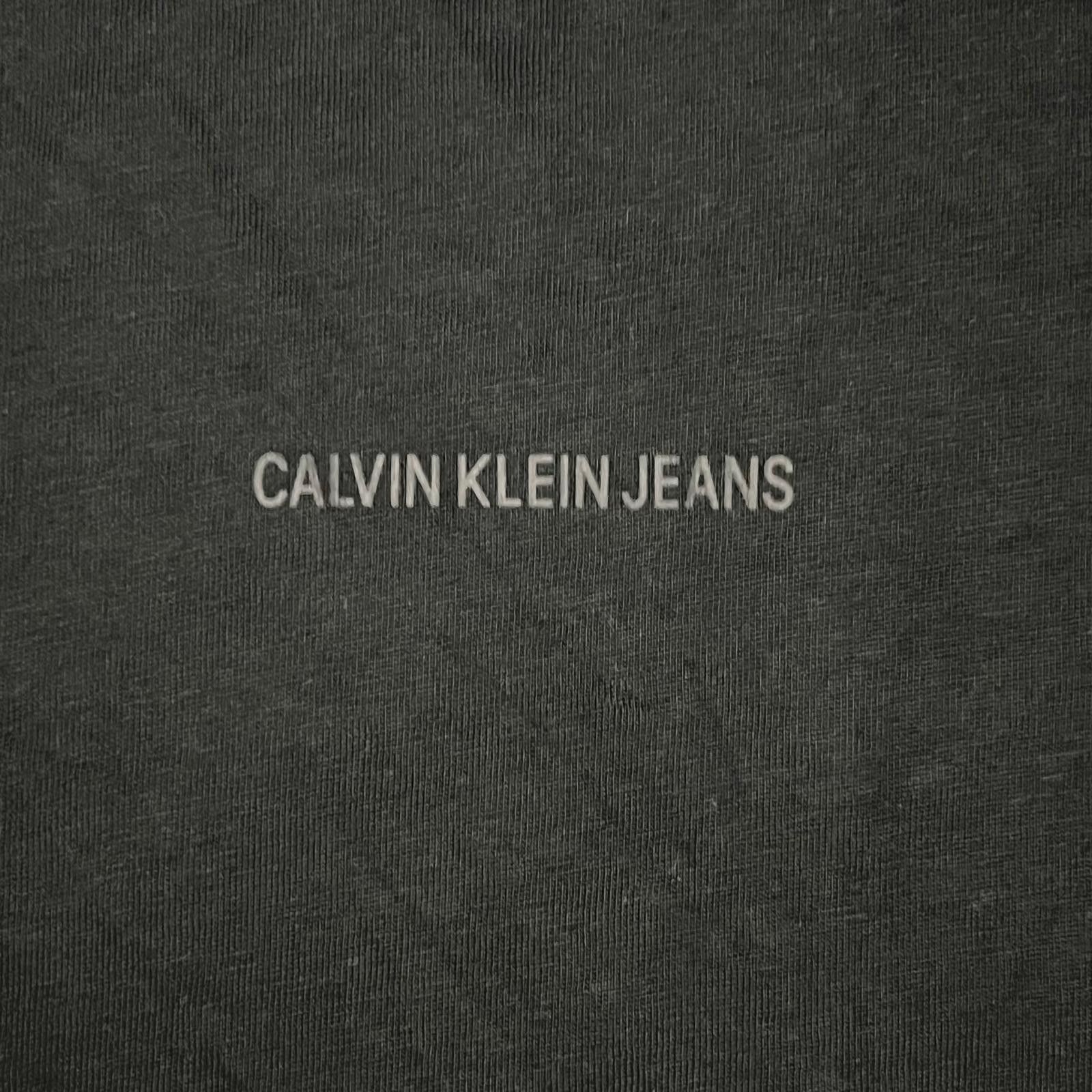 Calvin Klein 🖤 Calvin Klein Jeans 👕 Minimal Logo Crewneck Tee – L Size US L / EU 52-54 / 3 - 5 Thumbnail