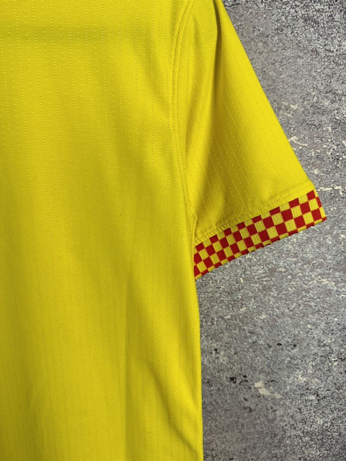 Nike Liverpool 2021/22 Nike Soccer Jersey y2k blokecore Size US S / EU 44-46 / 1 - 14 Thumbnail
