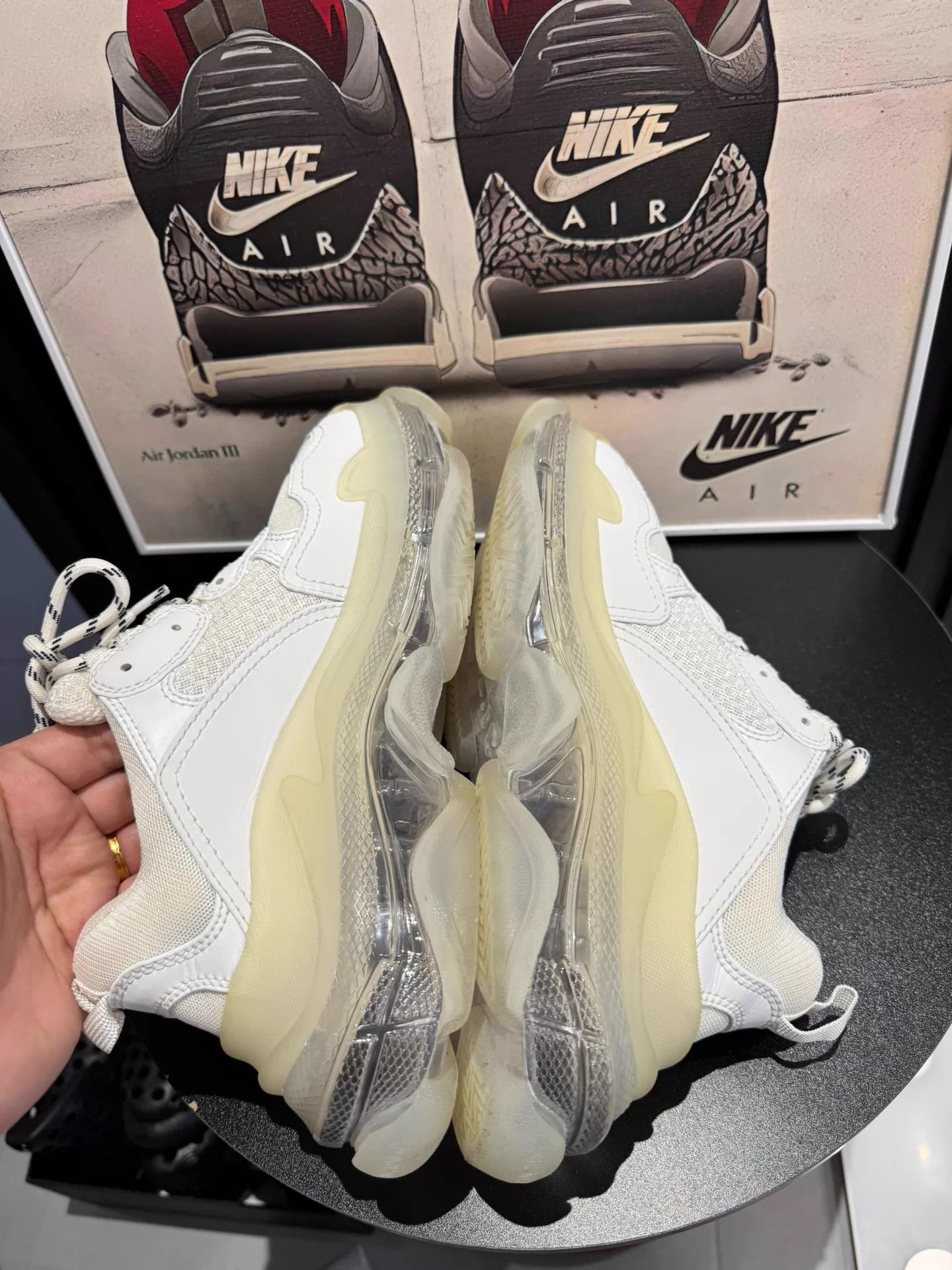 Balenciaga Balenciaga Triple S low-top dad shoe women's white Size US 7.5 / IT 37.5 - 5 Thumbnail