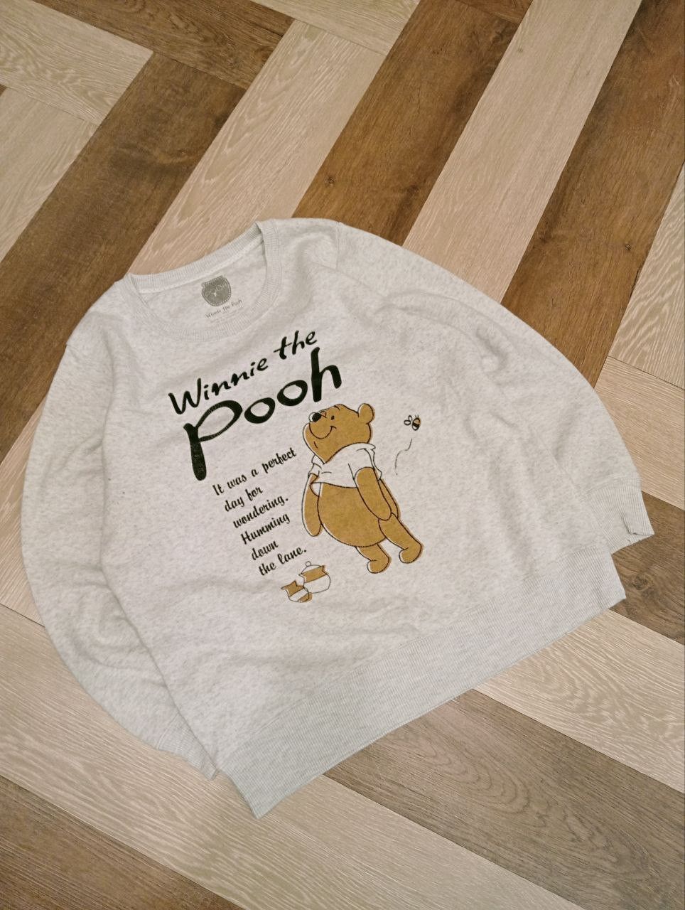 Disney WINNIE THE POOH CREWNECK - SIZE L Size US L / EU 52-54 / 3 - 2 Thumbnail