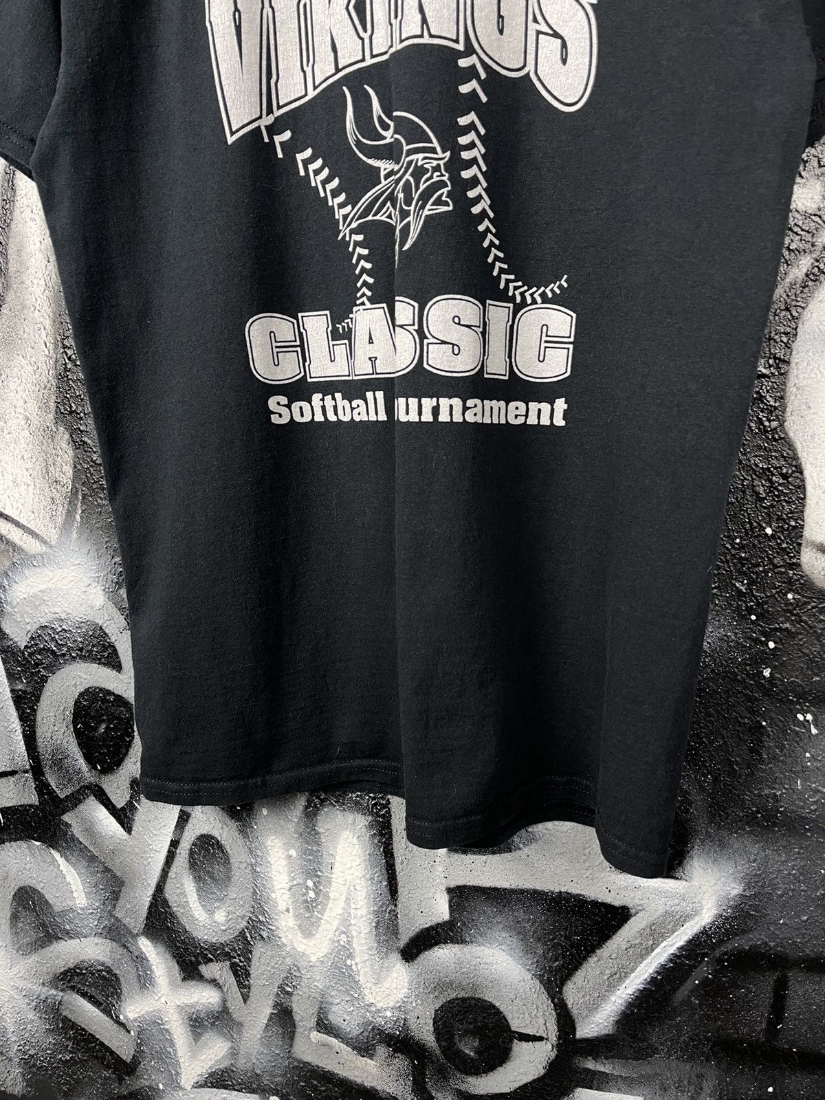 Champion Champion Vikings Classic Vintage Black T-Shirt Men’s Size M Size US M / EU 48-50 / 2 - 6 Thumbnail