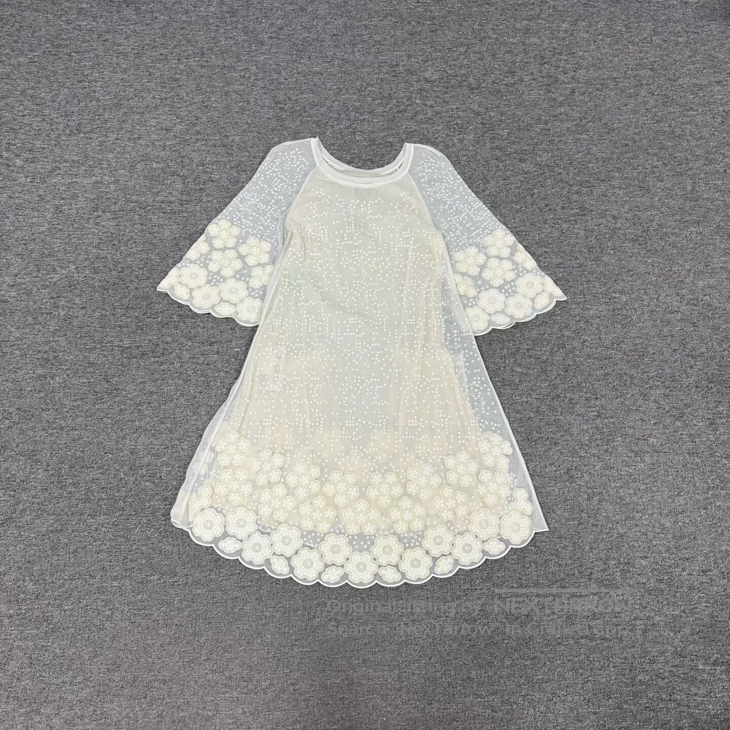 Chanel Chanel Shimmering flower pattern; white gauze dress| Size S / US 4 / IT 40 - 2 Thumbnail