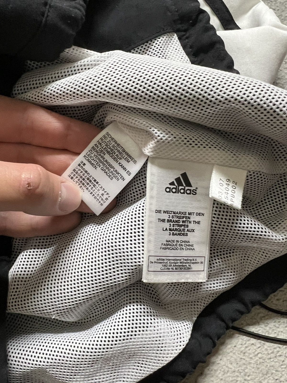 Adidas Vintage Y2k Adidas Liverpool 🤍🖤 Soccer Jacket 00’s Size US S / EU 44-46 / 1 - 9 Thumbnail