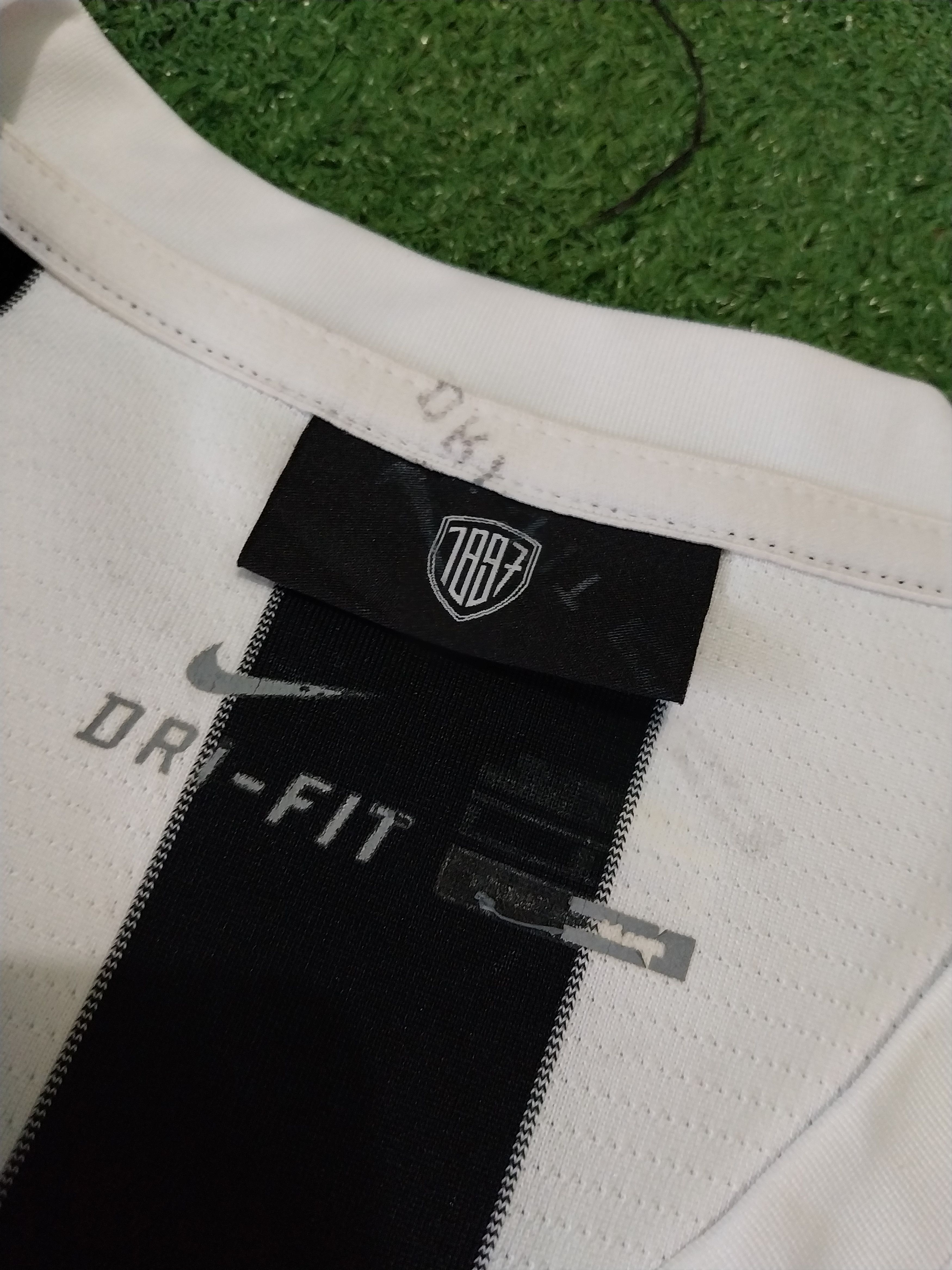 Nike Juventus home 2013/2014 andrea pirlo jersey football Size US L / EU 52-54 / 3 - 4 Thumbnail