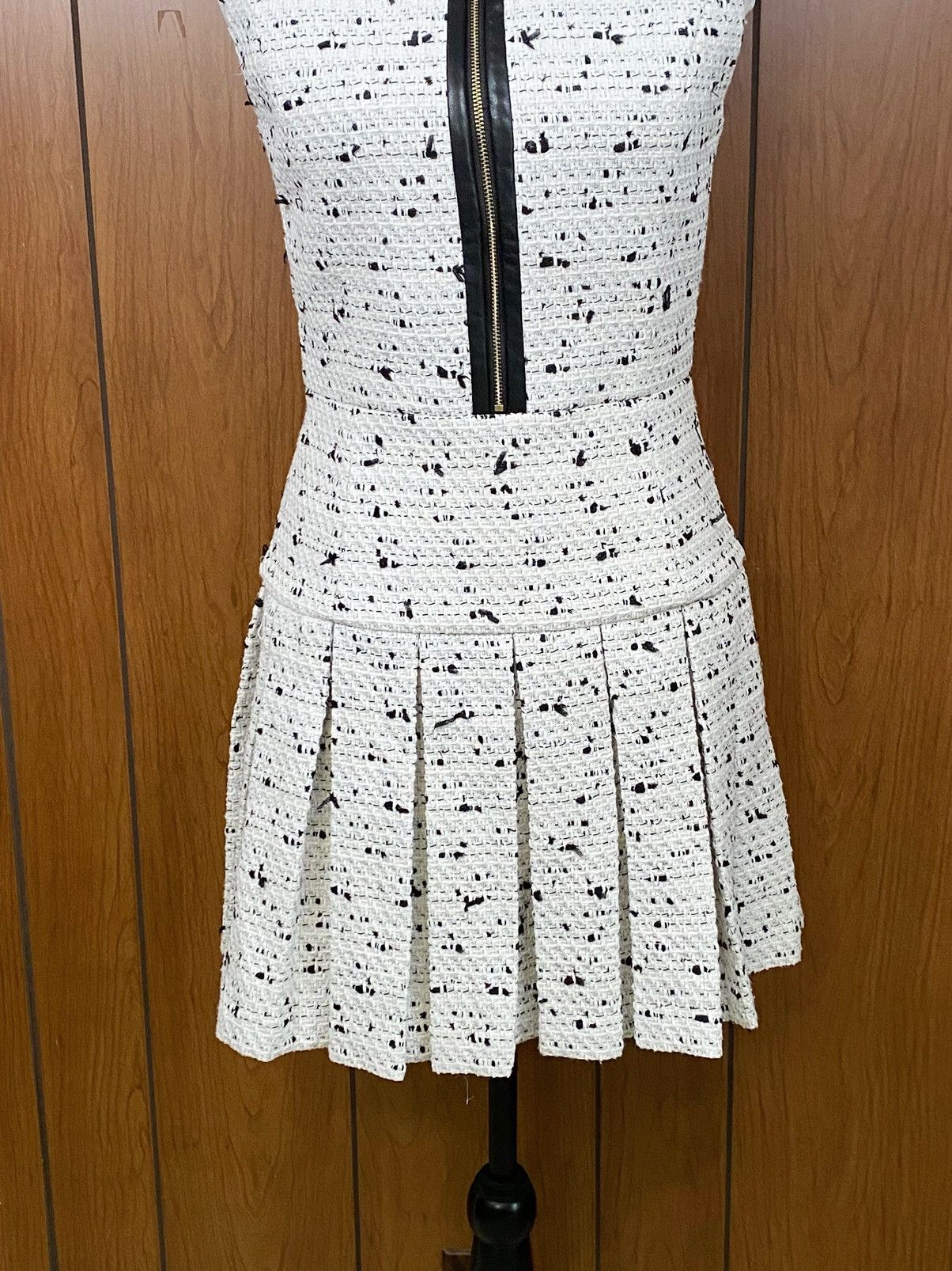 Alice + Olivia Alice + Olivia Ellis Tweed Pleated Minidress size 4 Size S / US 4 / IT 40 - 7 Thumbnail