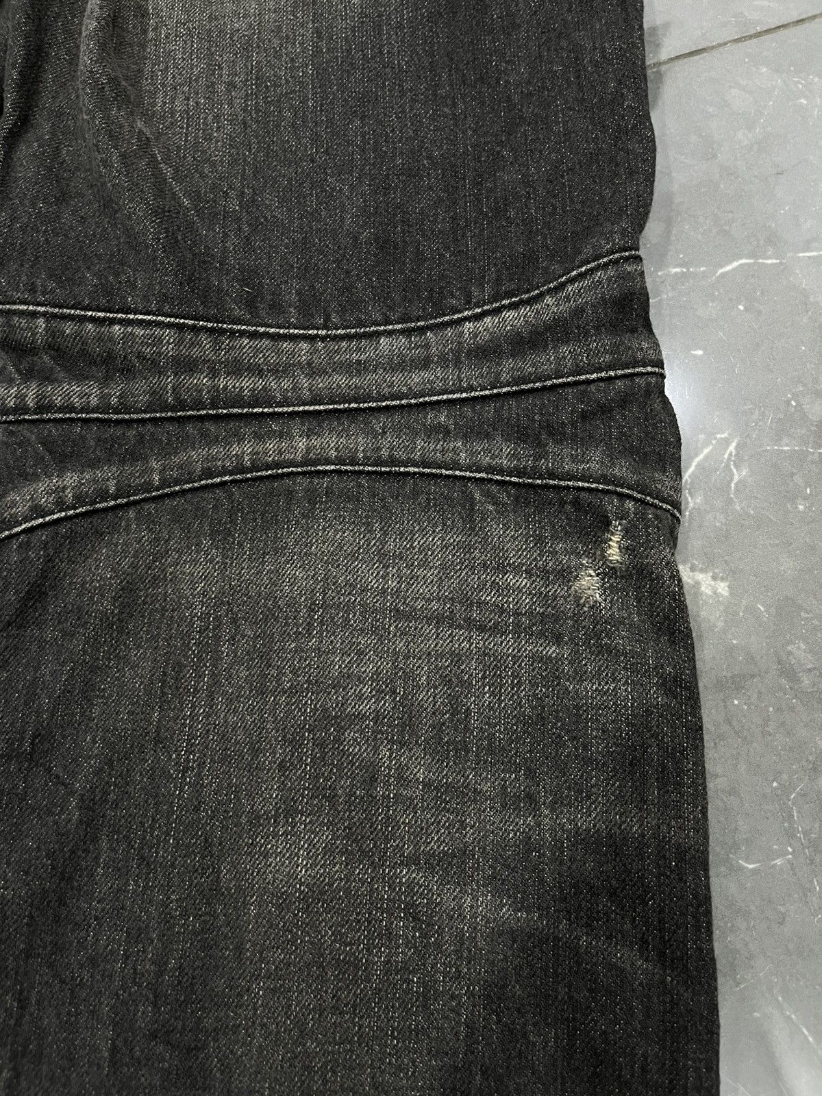Balmain Balmain black stone wash decarnin Size US 33 - 15 Thumbnail