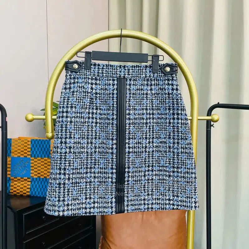 Louis Vuitton Louis Vuitton Blue Wool Women’s Shorts . Size 23" - 1 Thumbnail