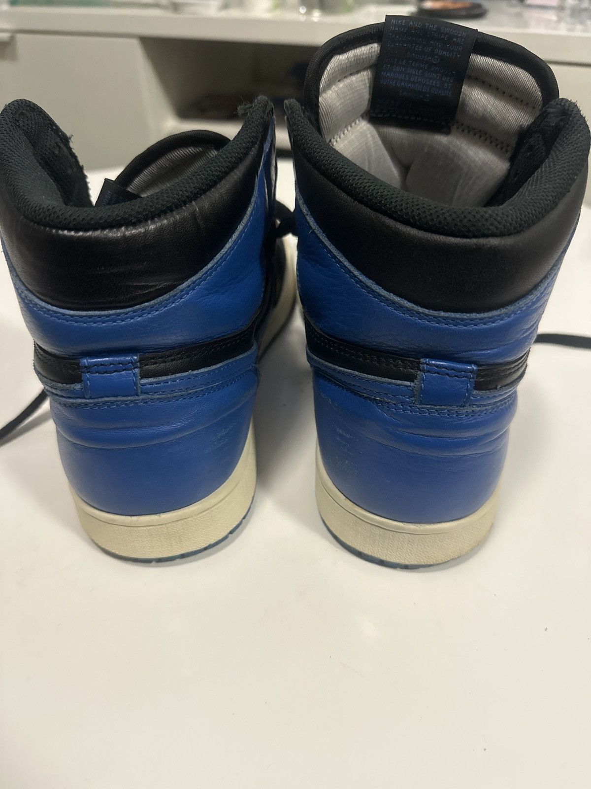 Nike Men Nike Air Jordan 1 Retro High Royal 2017 9.5 555088 007 Size US 9.5 / EU 42-43 - 5 Thumbnail