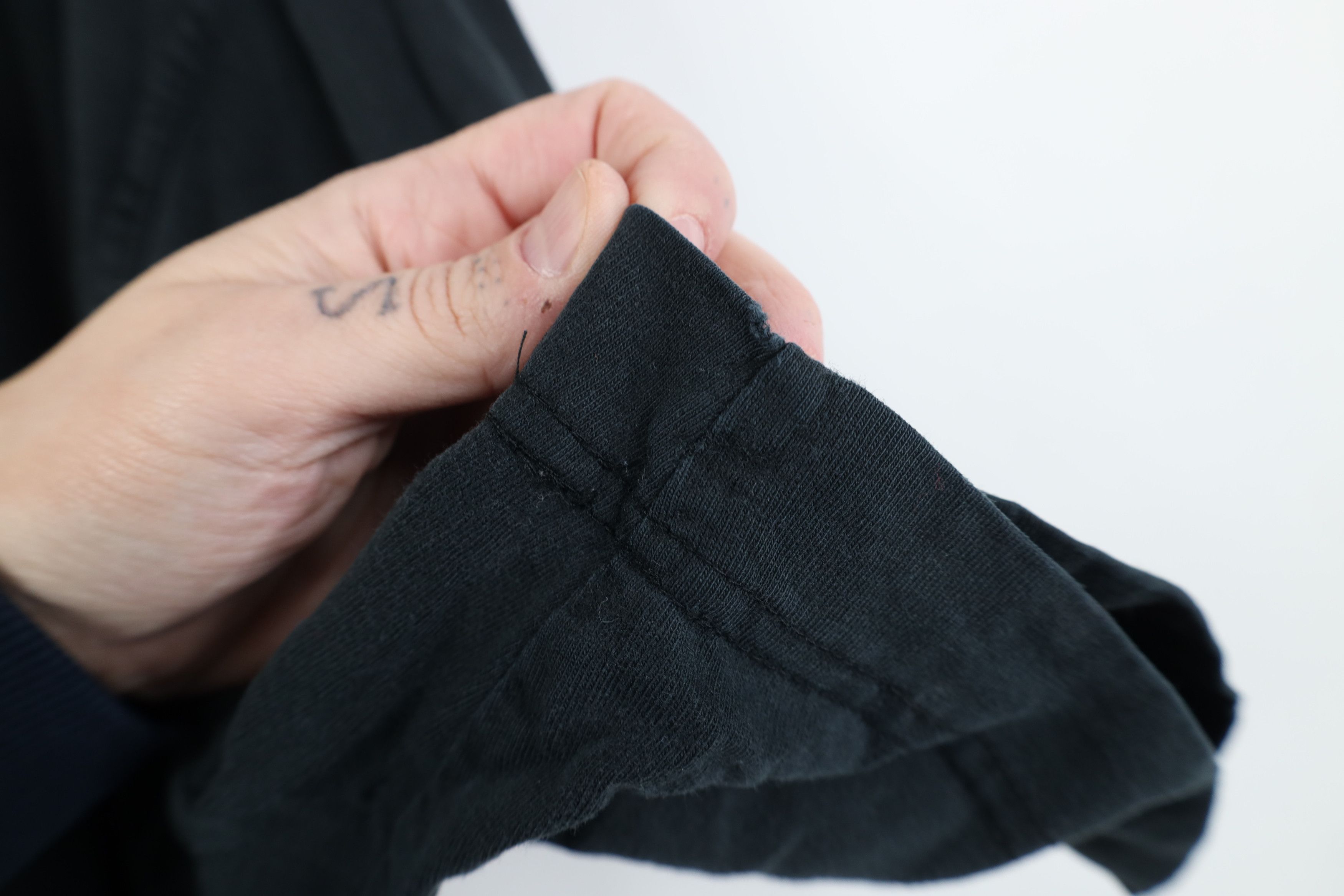 Levi's Vintage 90s Y2K Levis Spell Out Baggy Fit T-Shirt Black Size US L / EU 52-54 / 3 - 12 Thumbnail