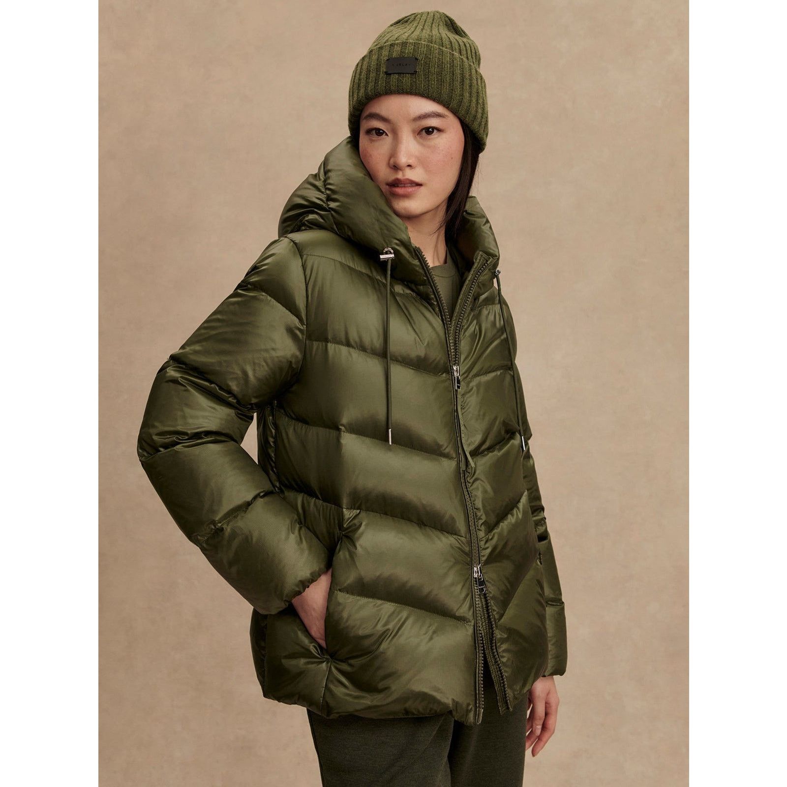 Varley $500 NWT Varley Womens Madelina Puffer M Racing Olive Size M / US 6-8 / IT 42-44 - 2 Thumbnail