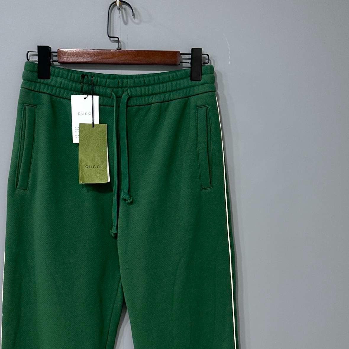 Gucci Gucci embroidered logo side striped casual pants 2501-Nexta Size US 28 / EU 44 - 2 Thumbnail
