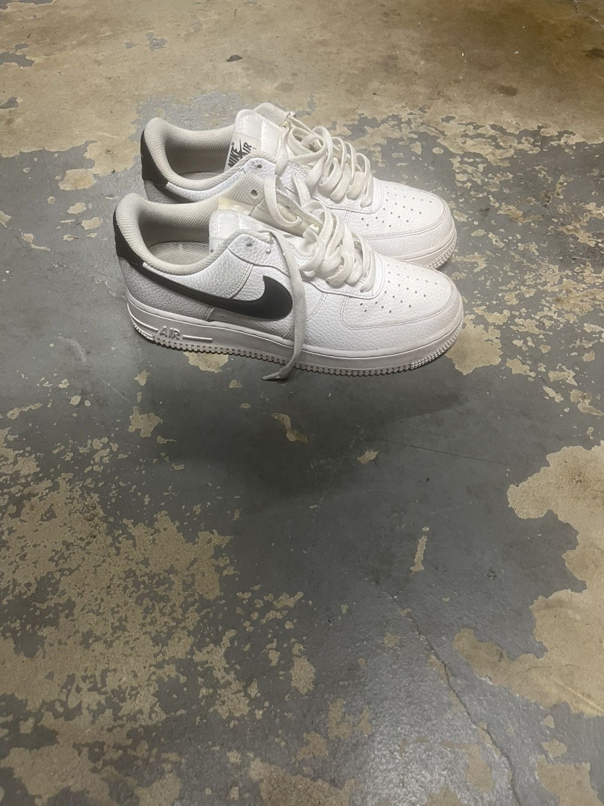 Nike Air forces Size US 7.5 / EU 40-41 - 2 Thumbnail