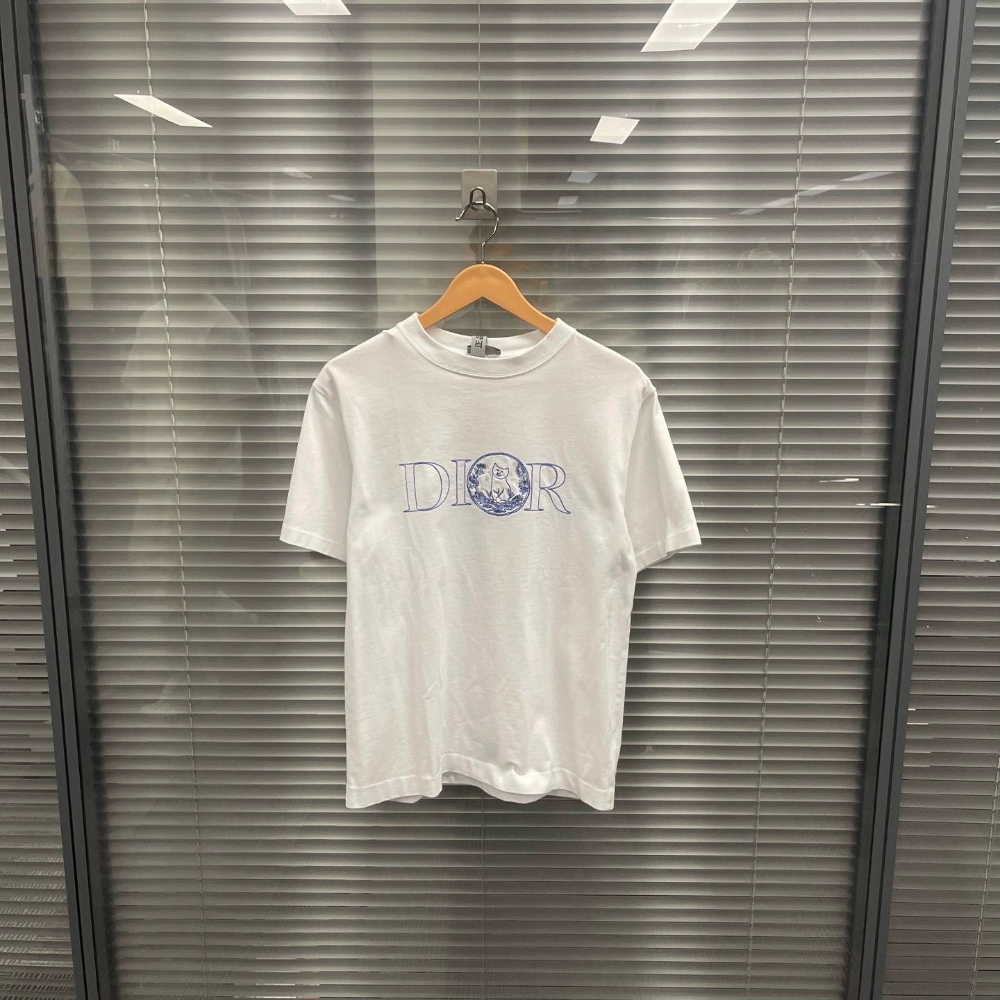 Dior Dior 25ss Light Blue Cat Embroidery Short Sleeve Tee xss Size XXS / US 00 / IT 34 - 1 Thumbnail