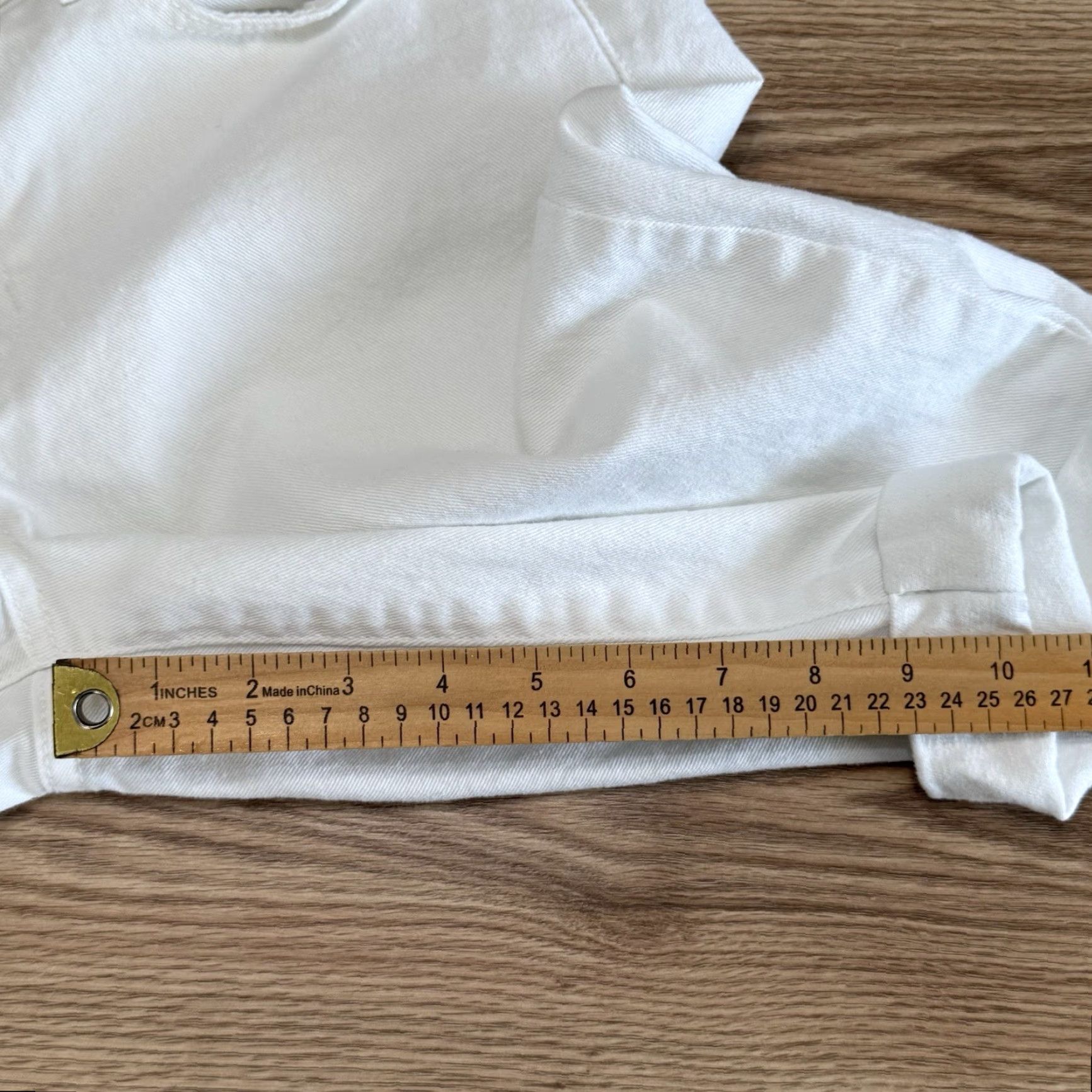 Calvin Klein CALVIN KLEIN VINTAGE White Bermuda Shorts Size 30 Cuffed Women's Size 30" / US 8 / IT 44 - 6 Thumbnail