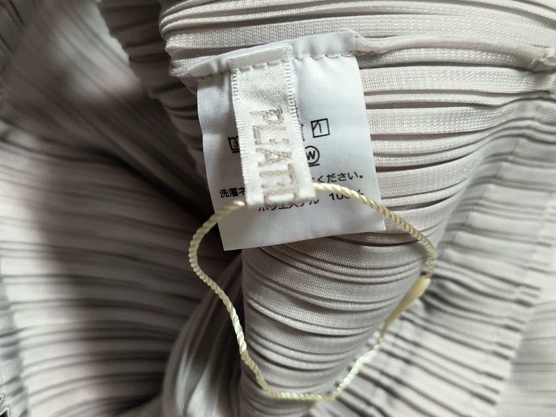 Issey Miyake issey miyake size:one size White pleated pants 2505-Nextar Size US 26 / EU 42 - 3 Thumbnail