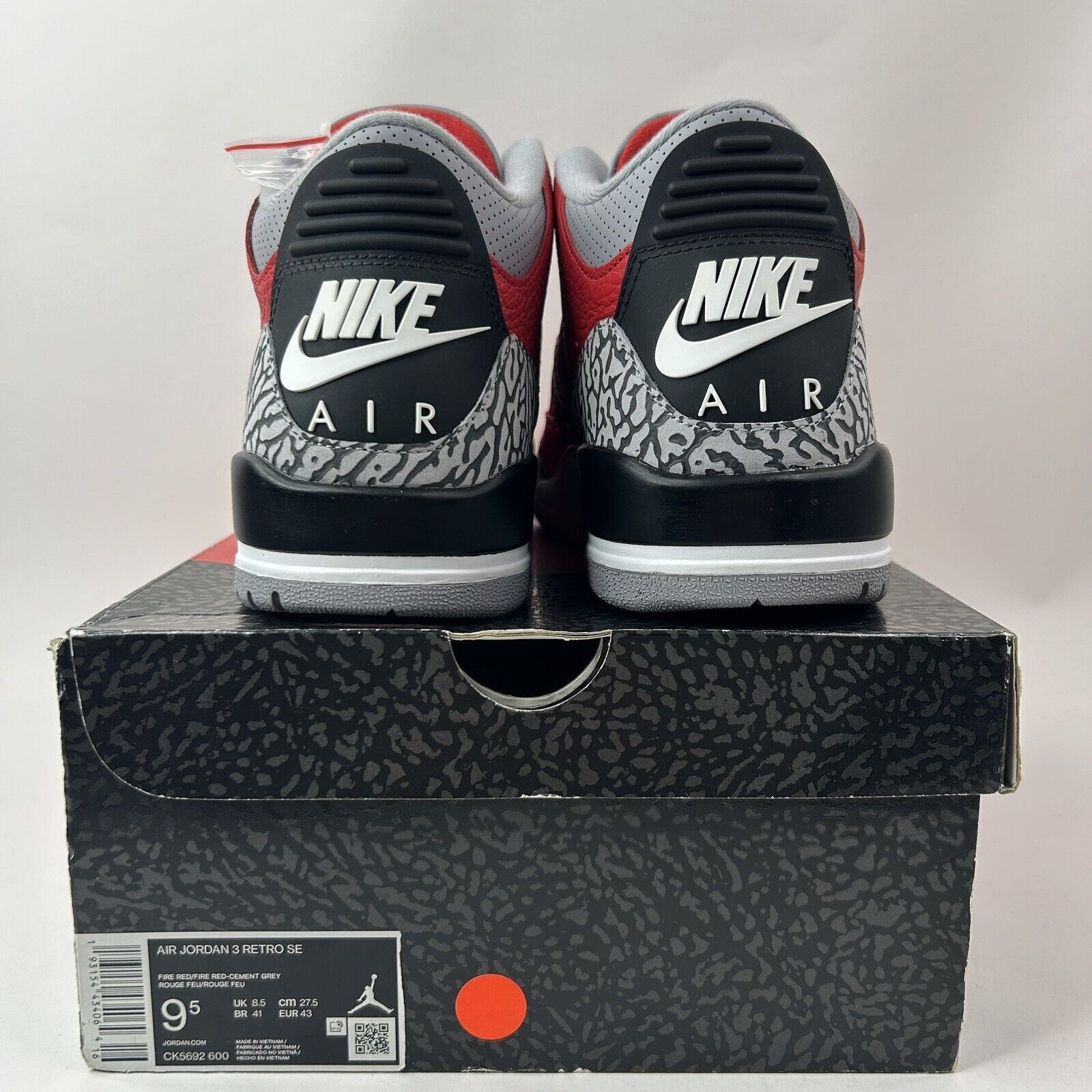 Nike Nike Shoes Air Jordan 3 Retro SE “Unite/Fire Red” 2024 Size US 9.5 / EU 42-43 - 4 Thumbnail