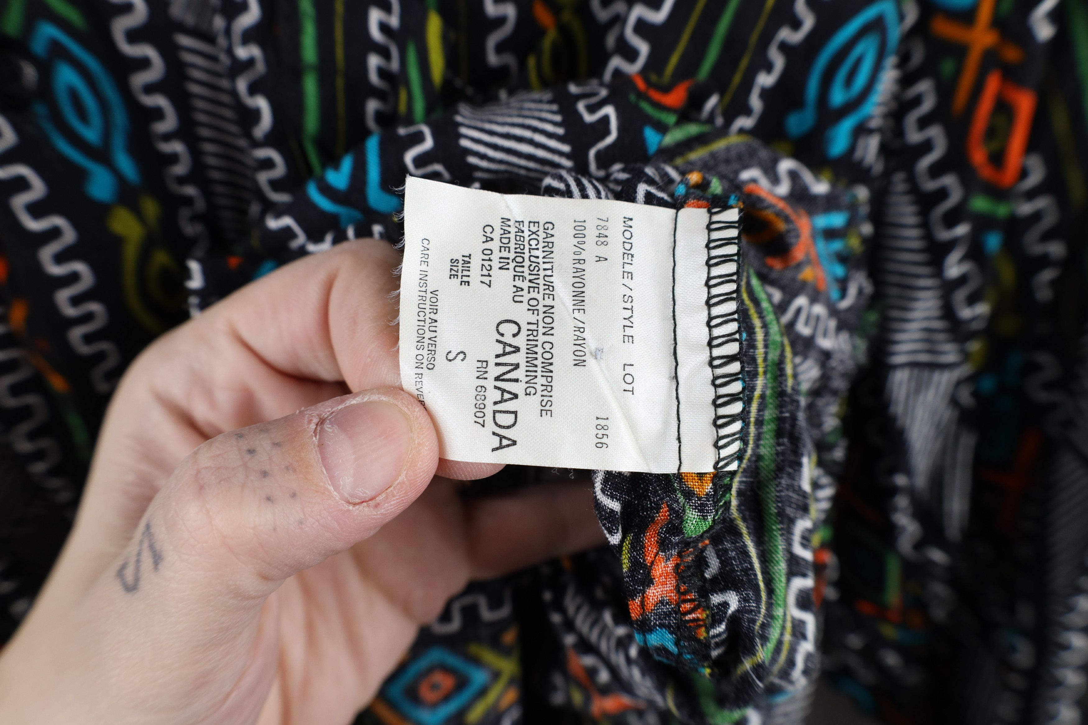 Vintage Vintage 90s Streetwear Geometric Knit Collared Button Shirt Size US S / EU 44-46 / 1 - 8 Thumbnail