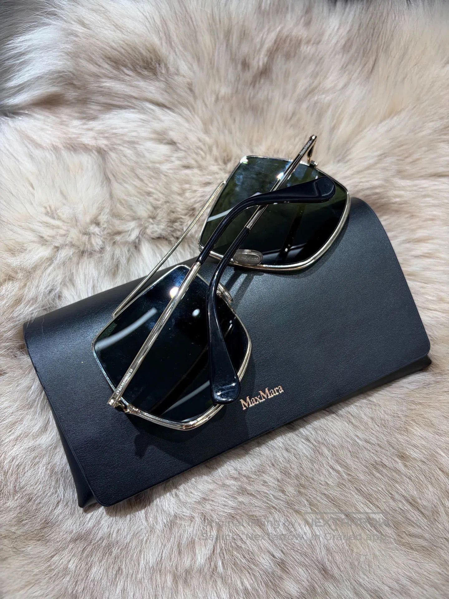 Max Mara Max Mara Oversized Fashion Sunglasses. Size ONE SIZE - 4 Thumbnail