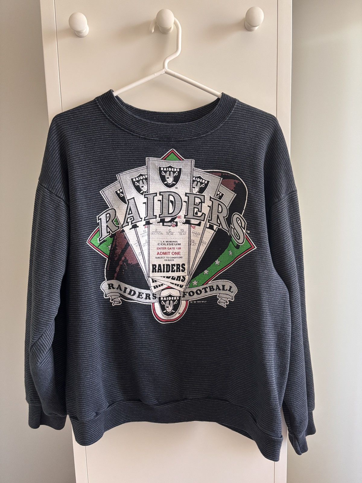 Vintage 1993 Oakland Raiders Vintage Crewneck Size US L / EU 52-54 / 3 - 1 Thumbnail