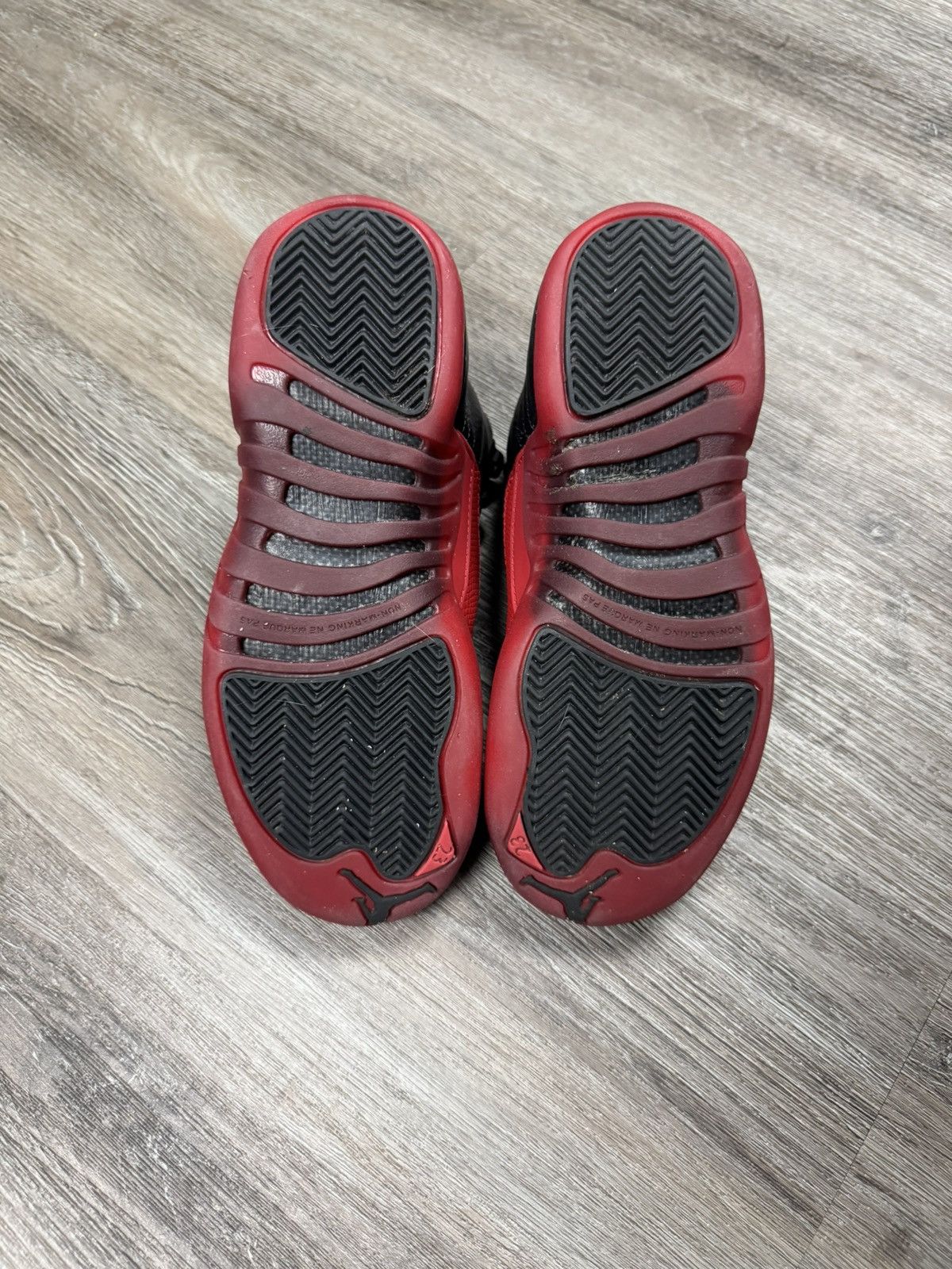 Jordan Brand Jordan 12 Retro Flu Game (2025) (GS) size 4Y/5.5W Size US 4 / IT 34 - 5 Thumbnail