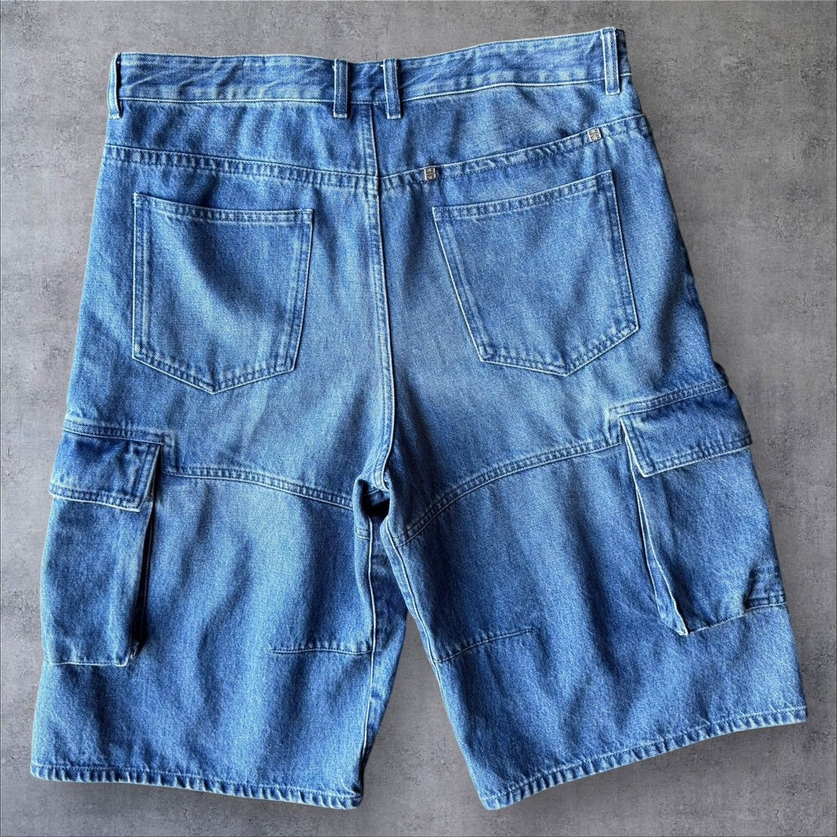 Givenchy USED GIVENCHY MENS MULTICUTTED DENIM CARGO SHORTS SIZE 36 Size US 36 / EU 52 - 10 Thumbnail