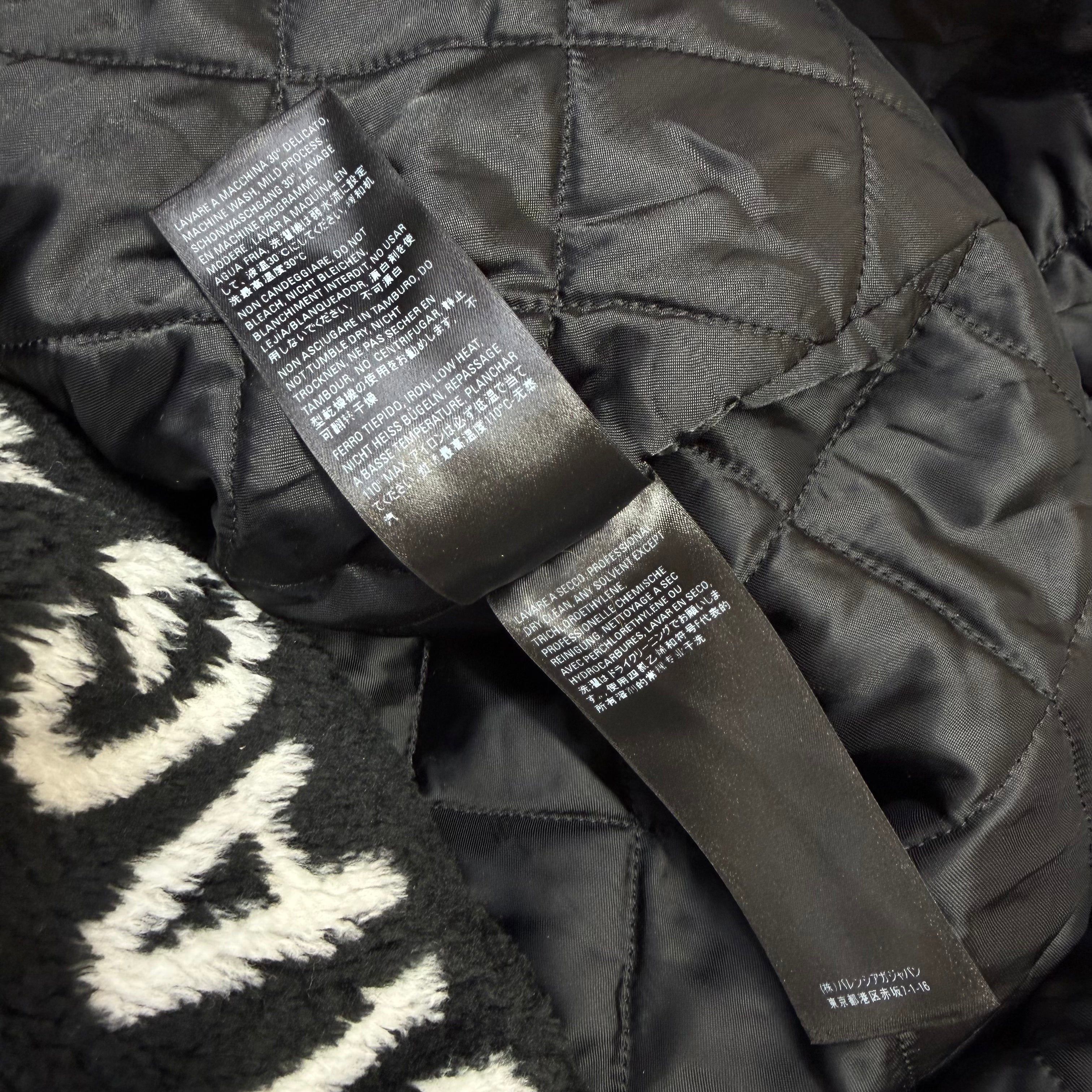 Balenciaga Balenciaga Logo Faux Fur Coat 44 (XL) Size US XL / EU 56 / 4 - 8 Thumbnail