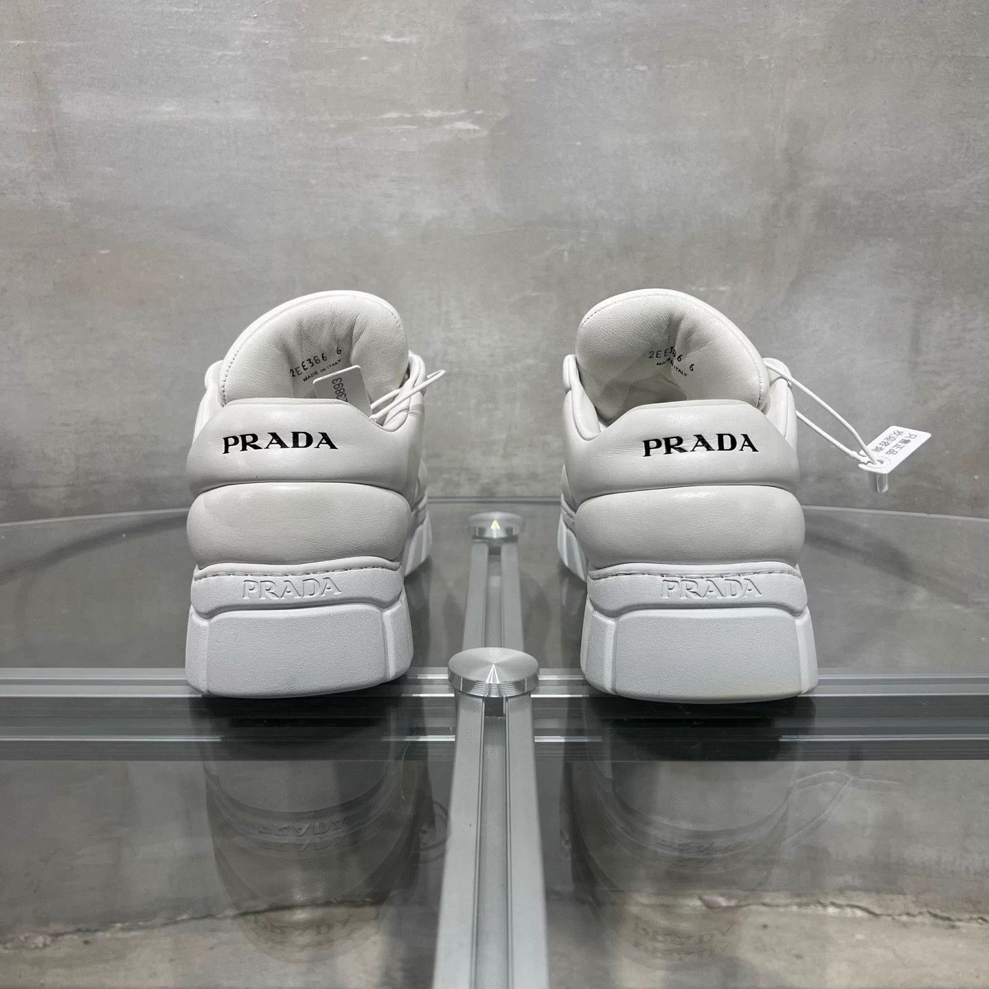 Prada PRADA Metal Triangle Logo White Sneakers UK6 40 Size US 7 / EU 40 - 6 Thumbnail