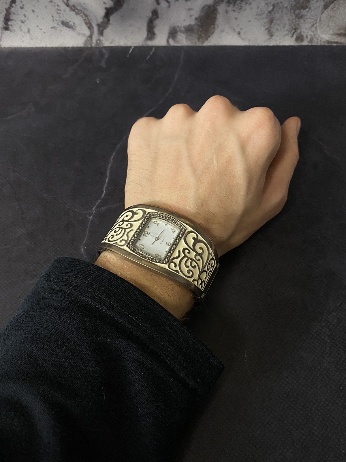 Japanese Brand Vintage Ornate Scrollwork Cuff Bracelet Watch Size ONE SIZE - 9 Thumbnail