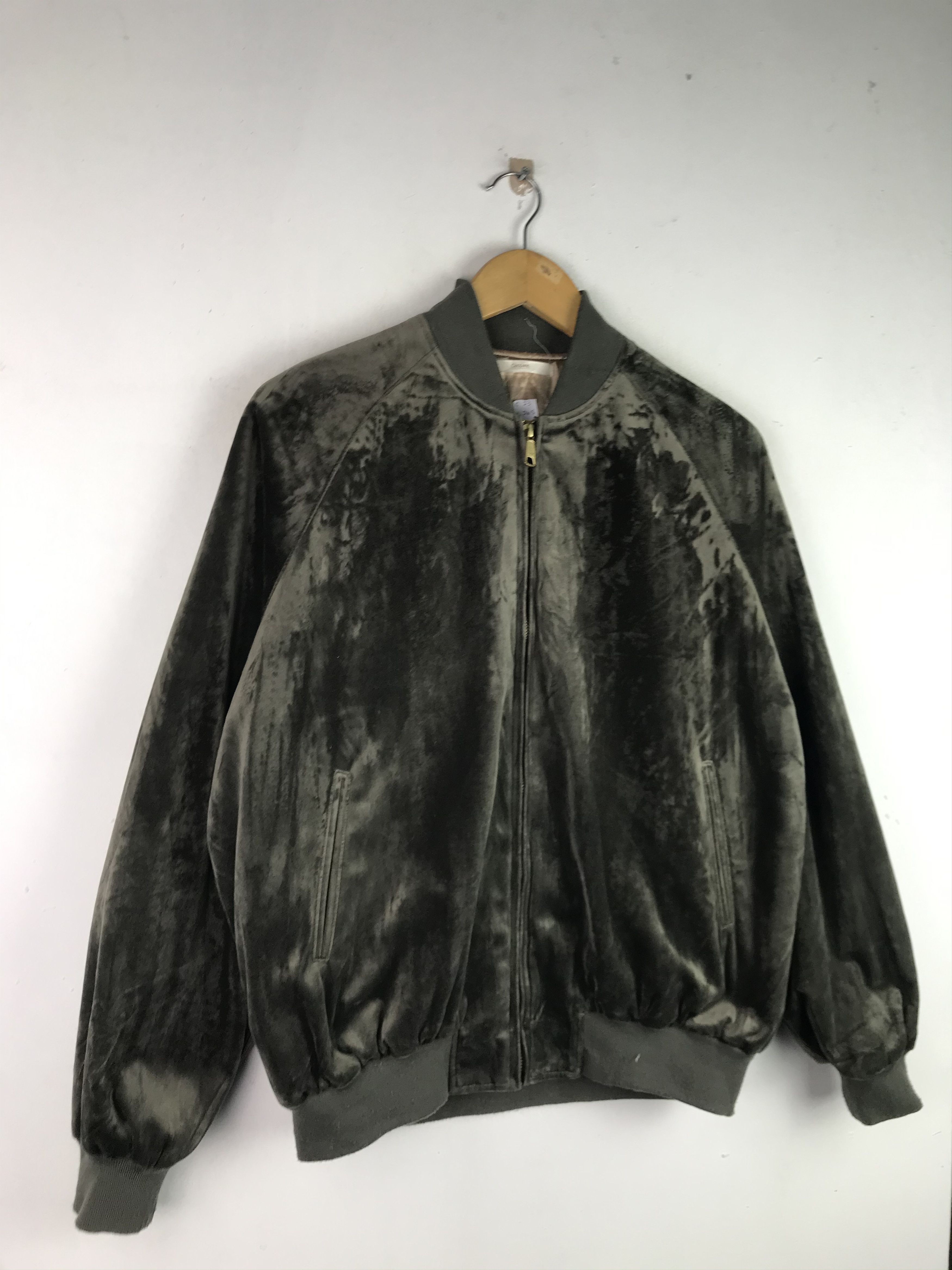Japanese Brand × Vintage Vintage Streetwear Velvet Bomber Jacket Size US L / EU 52-54 / 3 - 6 Thumbnail