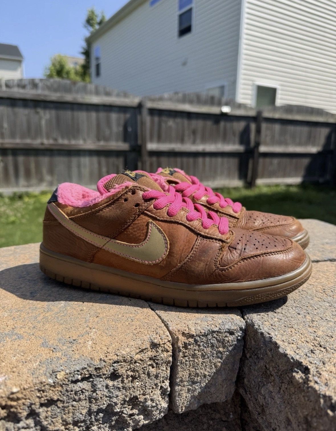 Nike Nike Dunk SB Gibson Guitar Size US 7 / EU 40 - 1 Thumbnail