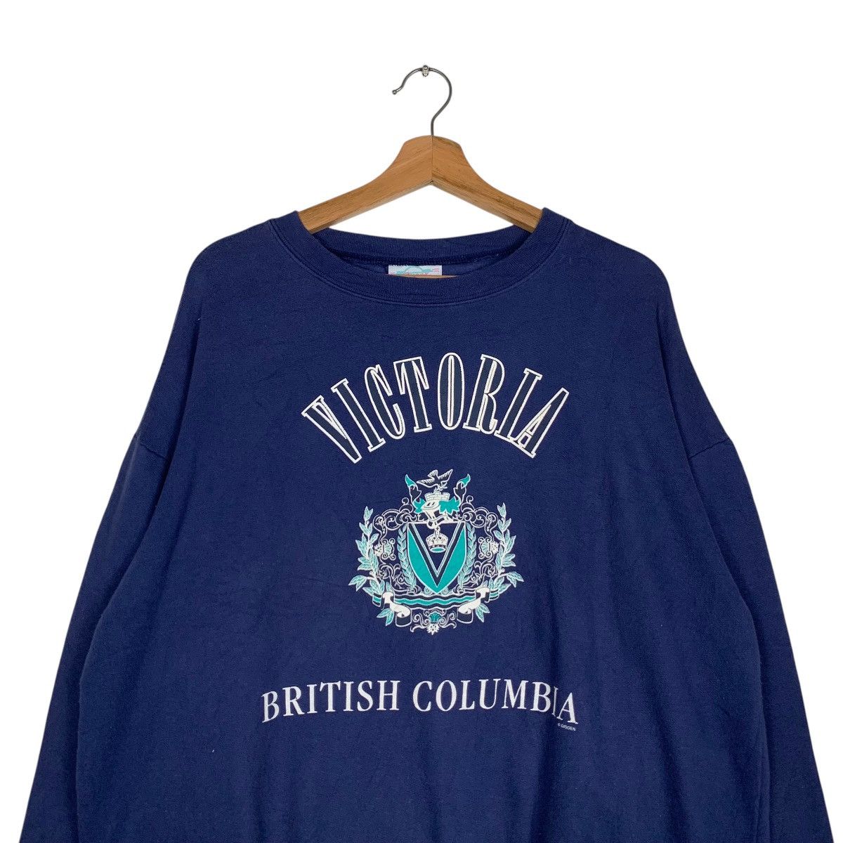 Vintage 90's VICTORIA BRITISH COLUMBIA Big Logo Sweatshirt #1471-C66 Size US M / EU 48-50 / 2 - 2 Thumbnail