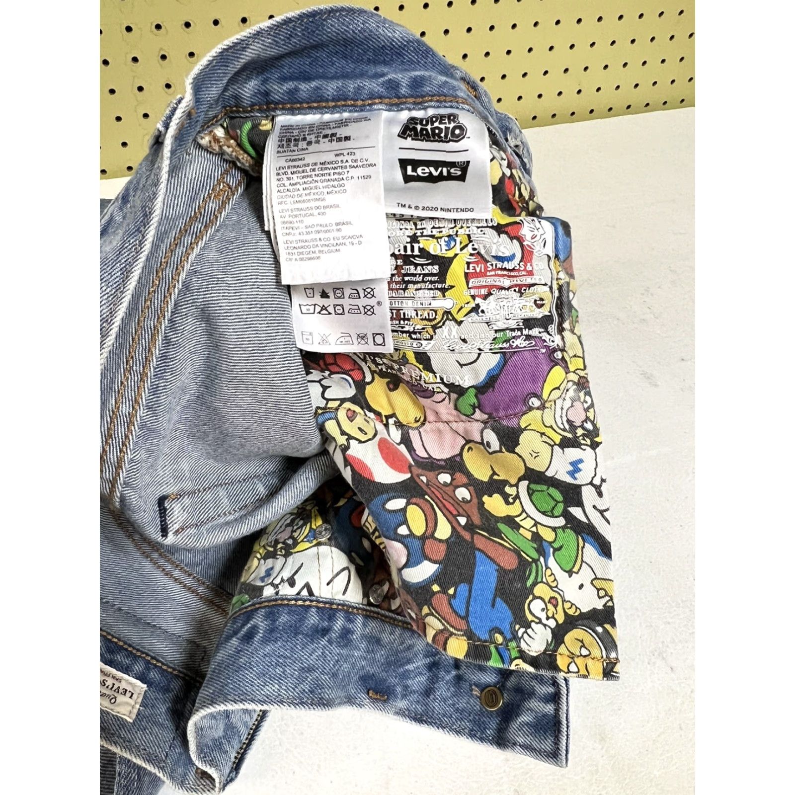 Levi's Levis X Super Mario Bros 501 Denim Jeans NWT Selvedge Button Fly 24x26 Irregular Size 42" / US 20 - 6 Thumbnail