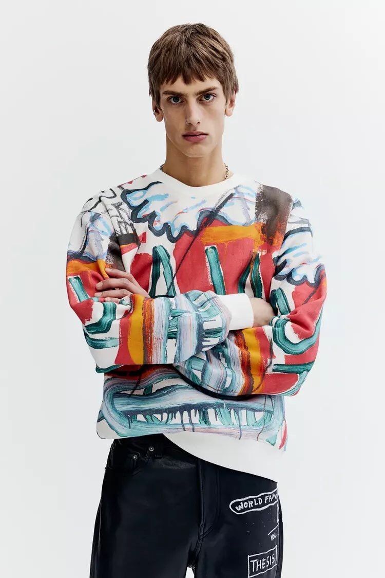 H&M × Jean-Michel Basquiat × Who Decides War WHO DECIDES WAR x BASQUIAT x H&M PRINTED SWEATSHIRT Size US S / EU 44-46 / 1 - 4 Thumbnail