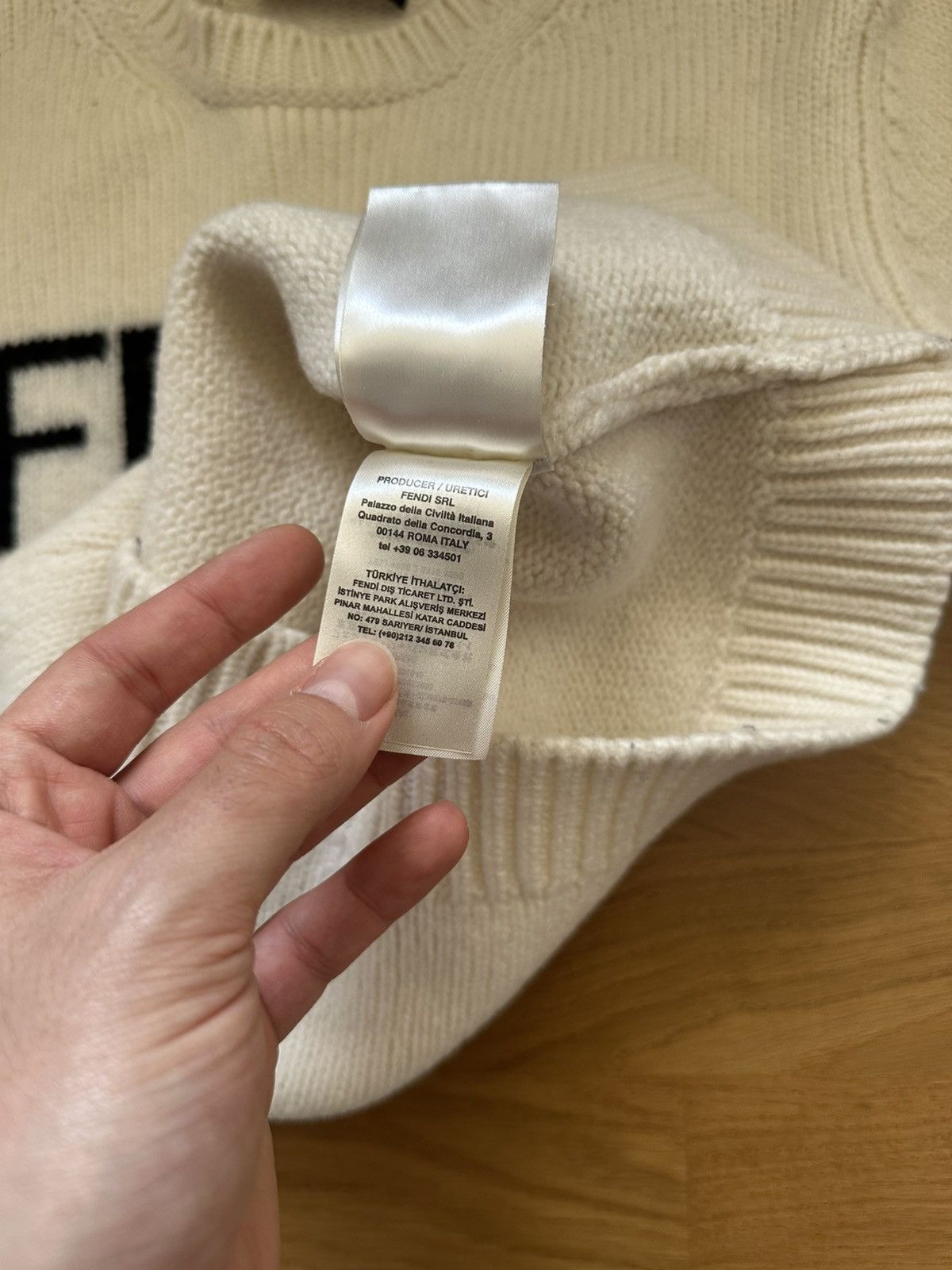 Fendi Fendi Logo Knit Sweater White Size US M / EU 48-50 / 2 - 7 Thumbnail
