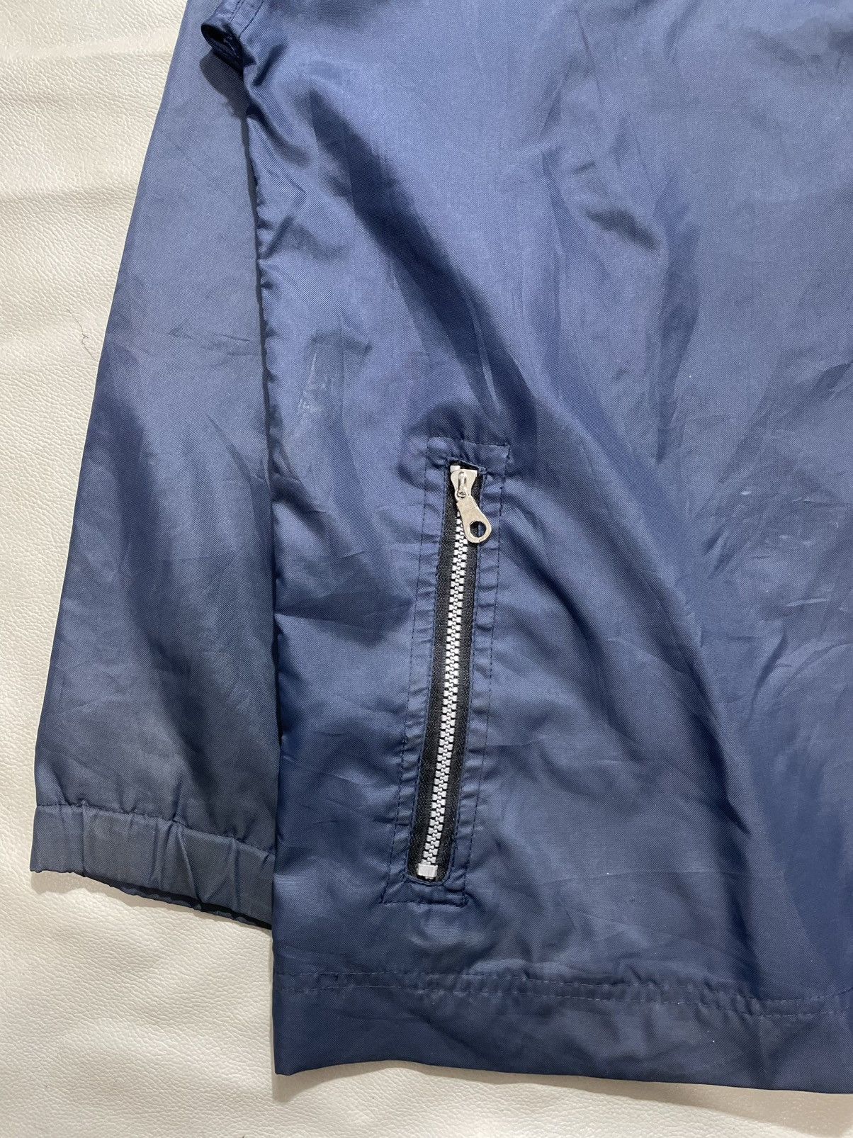 Vintage VINTAGE NIKE CENTER BIG SWOOSH JACKET Size US M / EU 48-50 / 2 - 5 Thumbnail