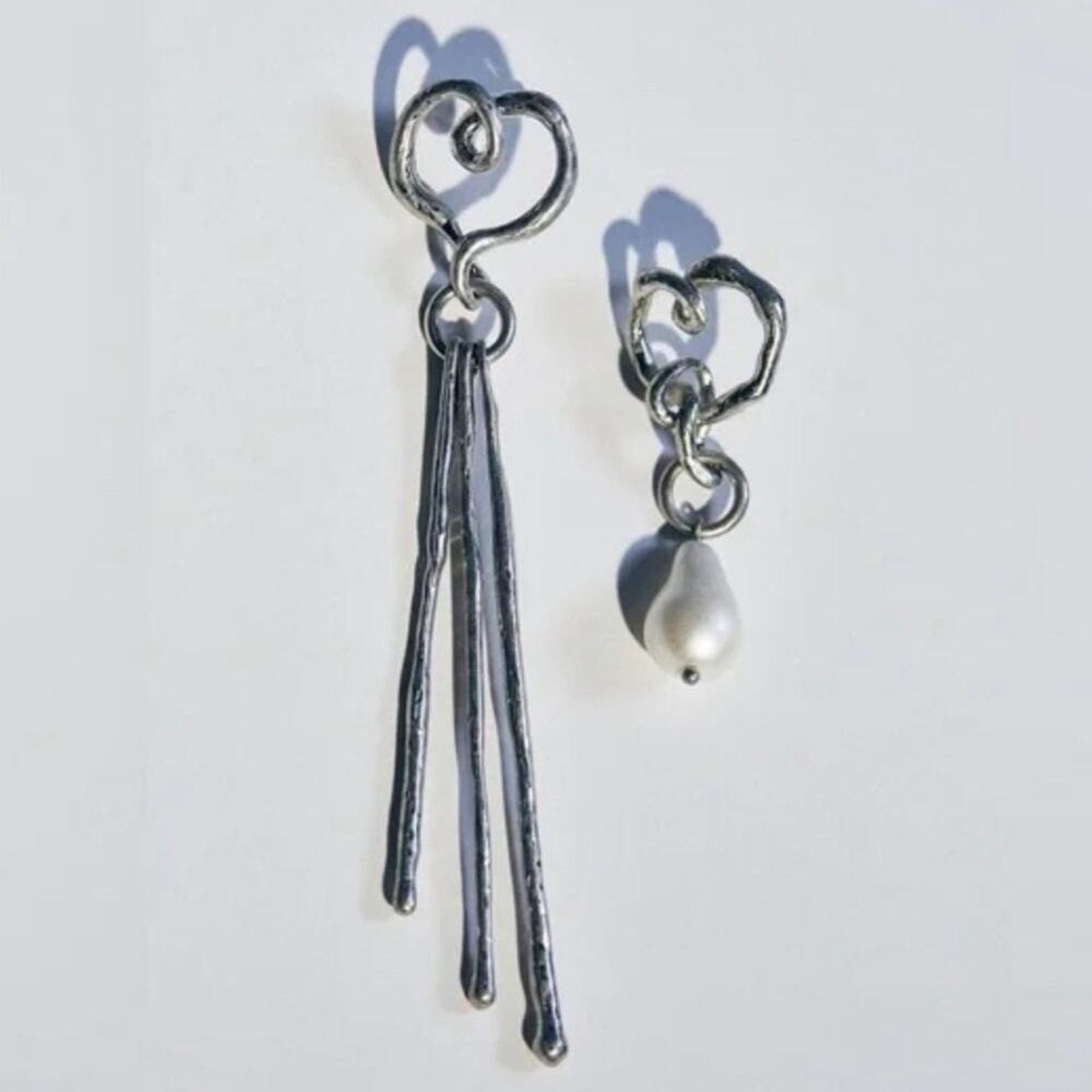 Zara NWT Zara Asymmetric Heart Shaped Metal Earrings Faux Pearl Size ONE SIZE - 1 Thumbnail