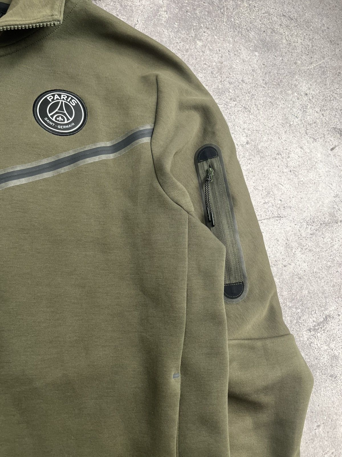 Nike Paris Saint-Germain PSG Tech Fleece Pack Zip Hoodie Size L Size US L / EU 52-54 / 3 - 6 Thumbnail