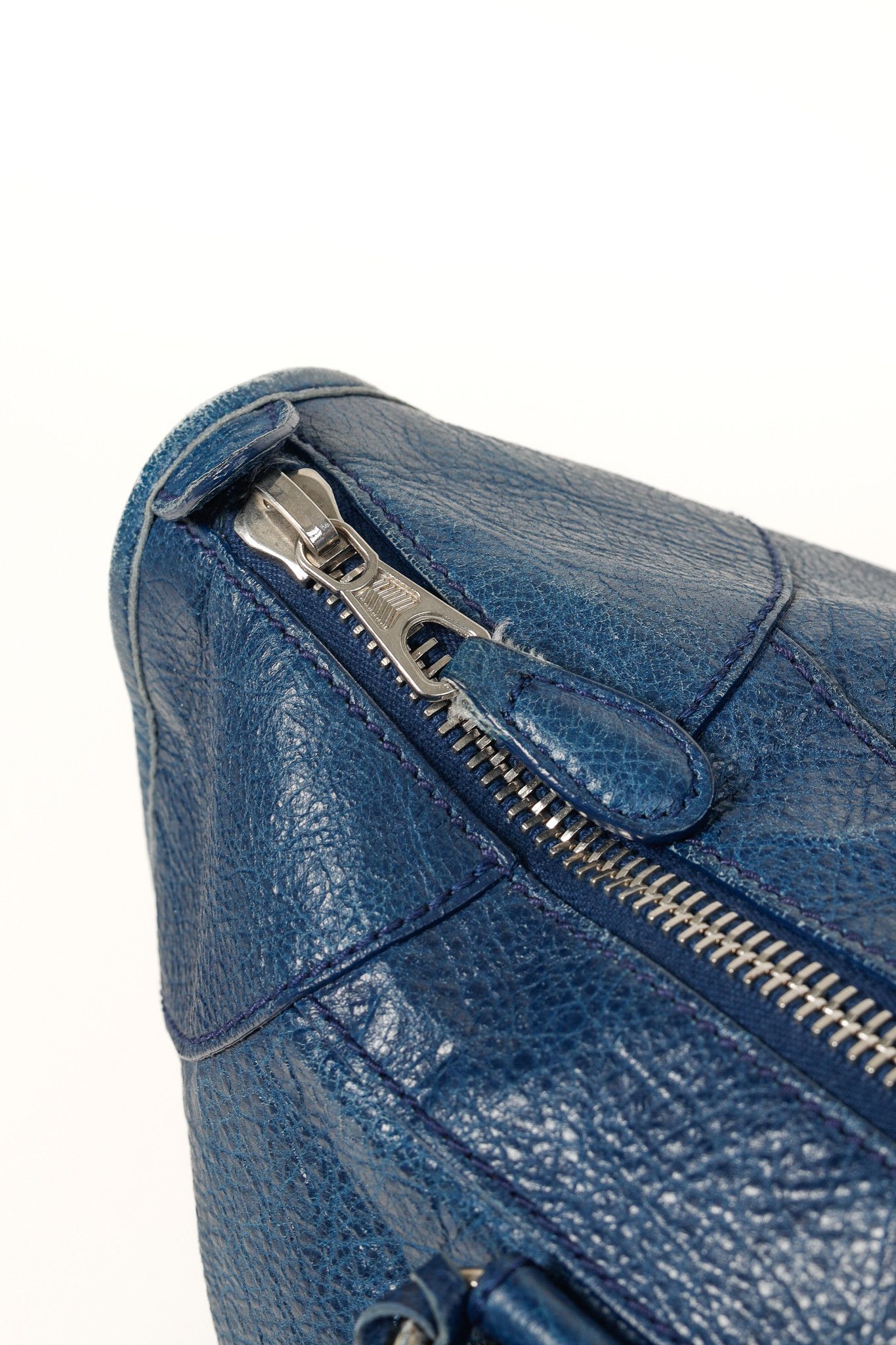 Balenciaga Balenciaga City Wrinkle Leather Slouchy Bag with Giant Studs Size ONE SIZE - 13 Thumbnail