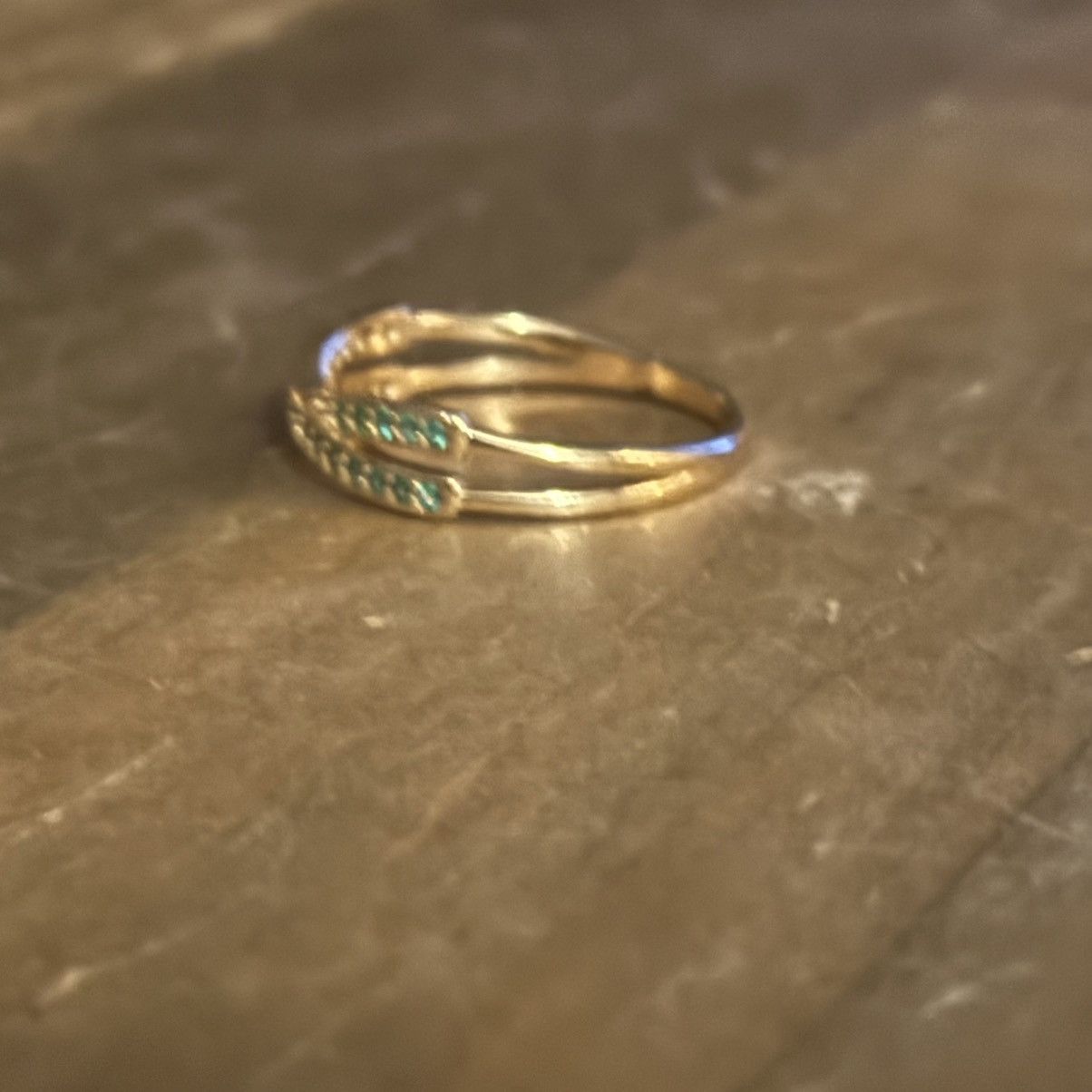 Other Gold tone green crystal cross over band ring Size ONE SIZE - 7 Thumbnail