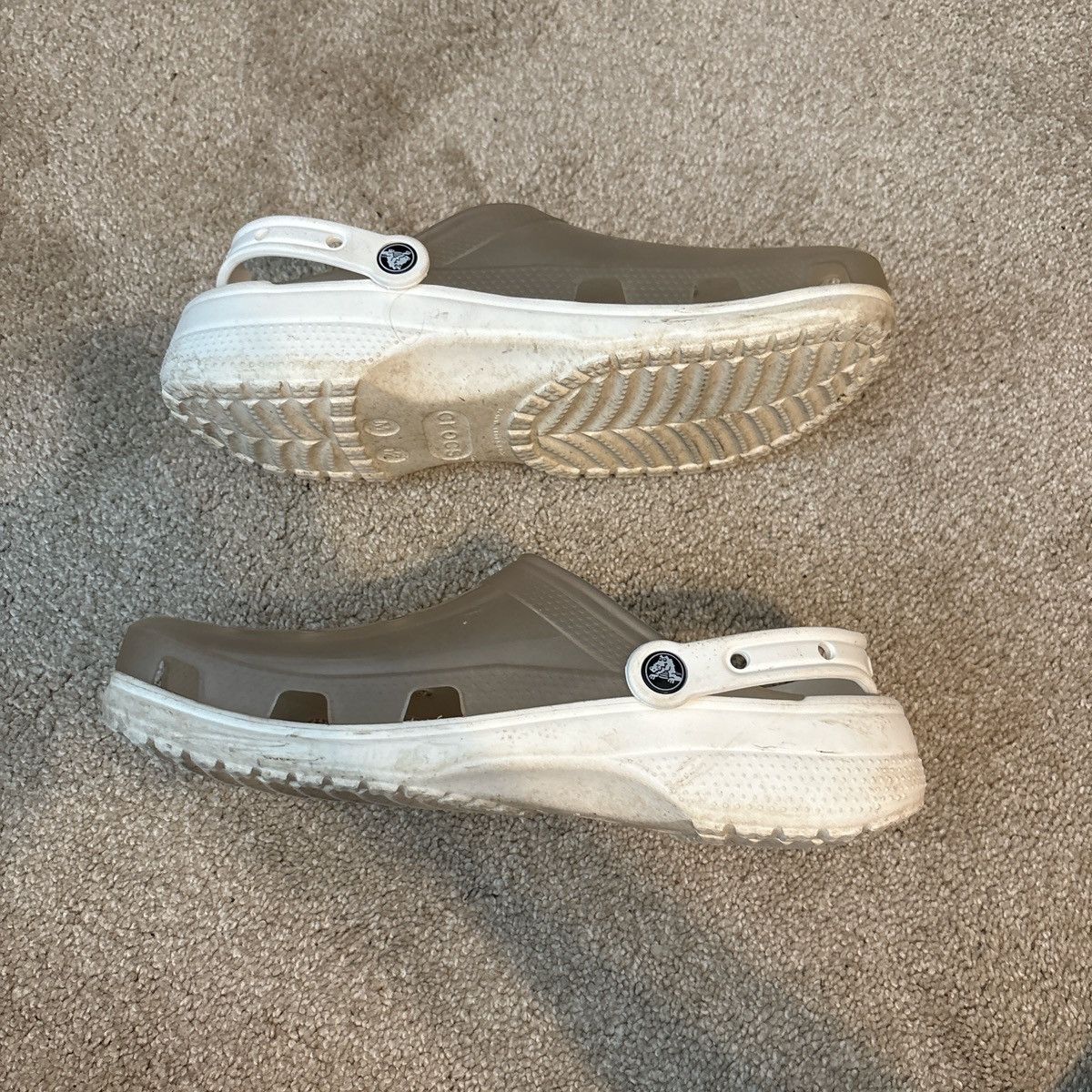 Crocs Tan and cream Crocs clogs Size US 12 / EU 45 - 4 Thumbnail