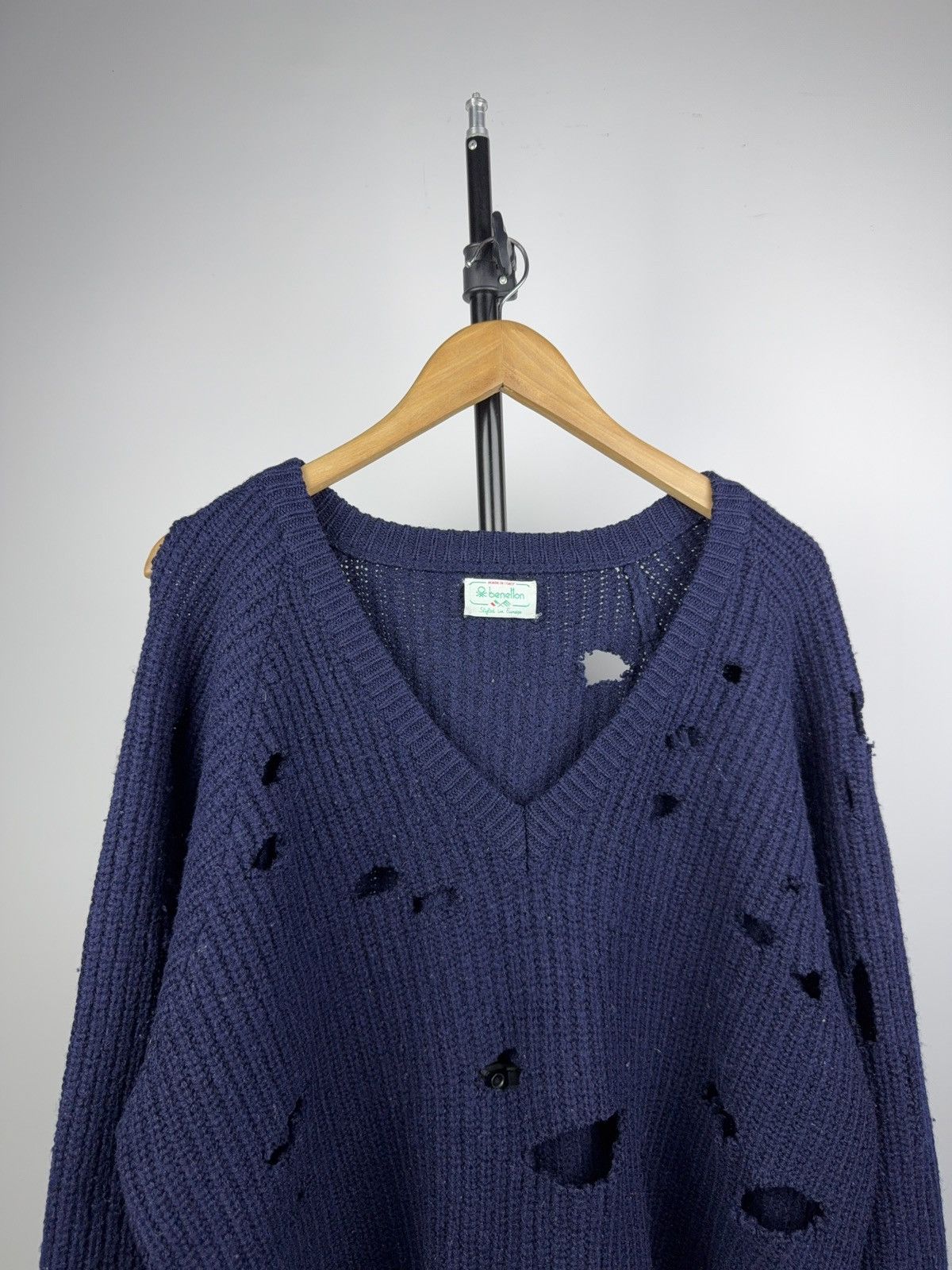 United Colors Of Benetton Retro 90s Avant Garde Benetton Distressed Knit Sweater Navy Size US L / EU 52-54 / 3 - 2 Thumbnail