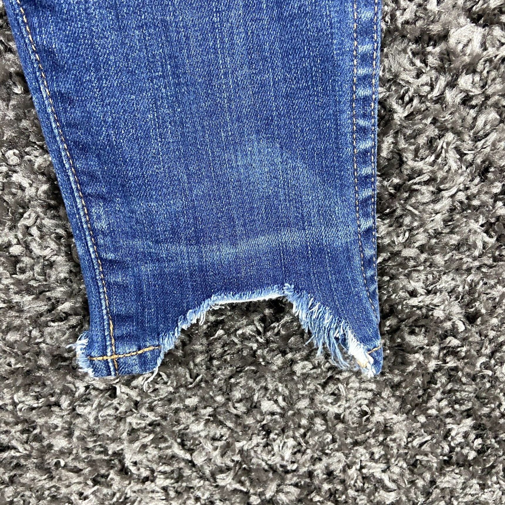 Madewell Madewell 10” High Riser Skinny Skinny Women’s 24 Blue Jeans Distressed Size 42" / US 20 - 2 Thumbnail