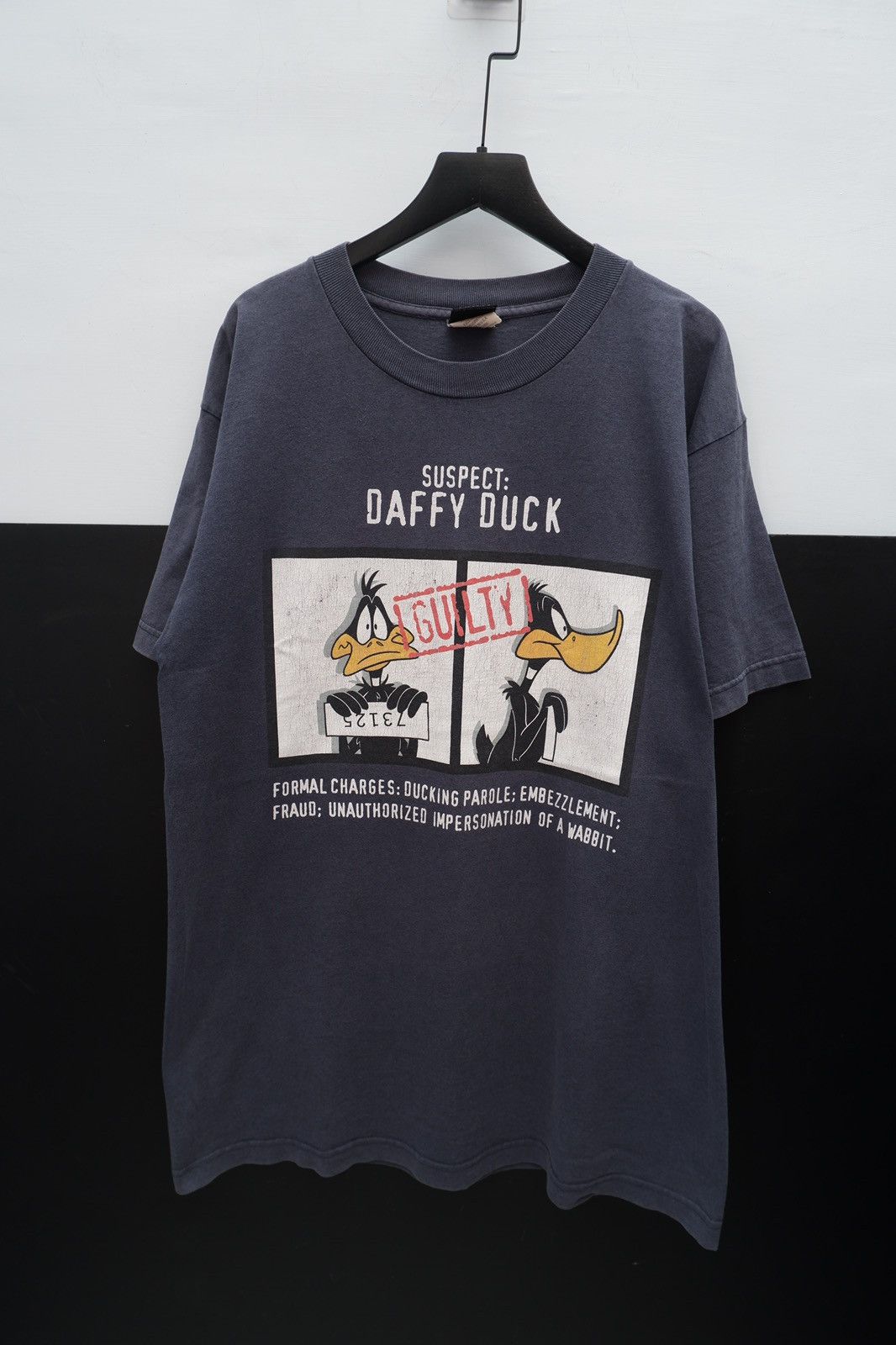 Vintage Vintage Warner Bros Daffy Duck cr 1997 tshirt Size US L / EU 52-54 / 3 - 6 Thumbnail