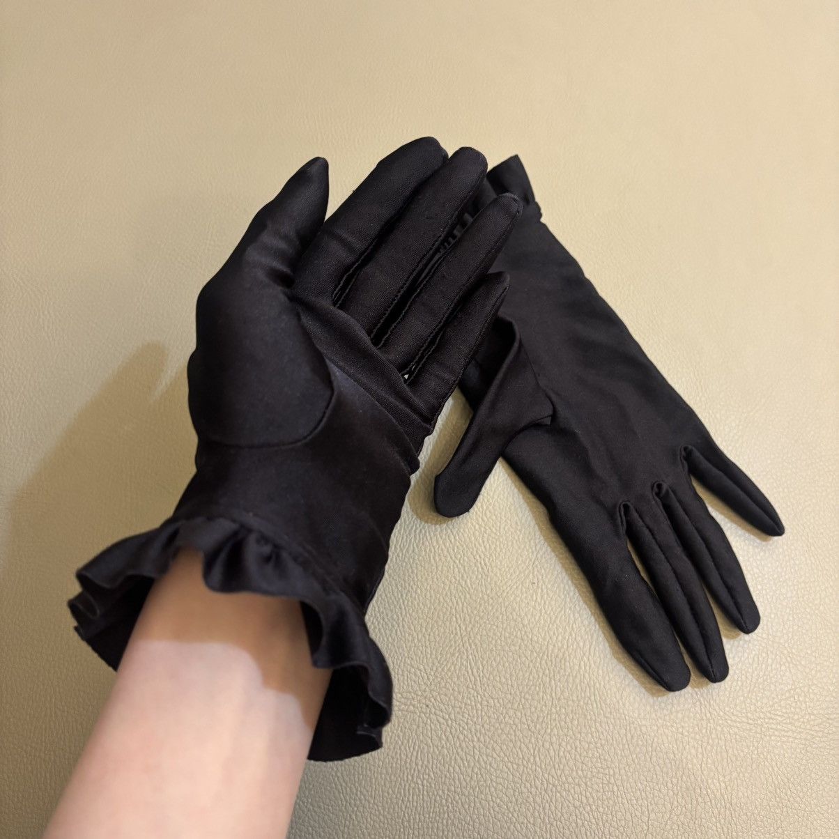 Balenciaga Balenciaga silk gloves Size ONE SIZE - 7 Thumbnail