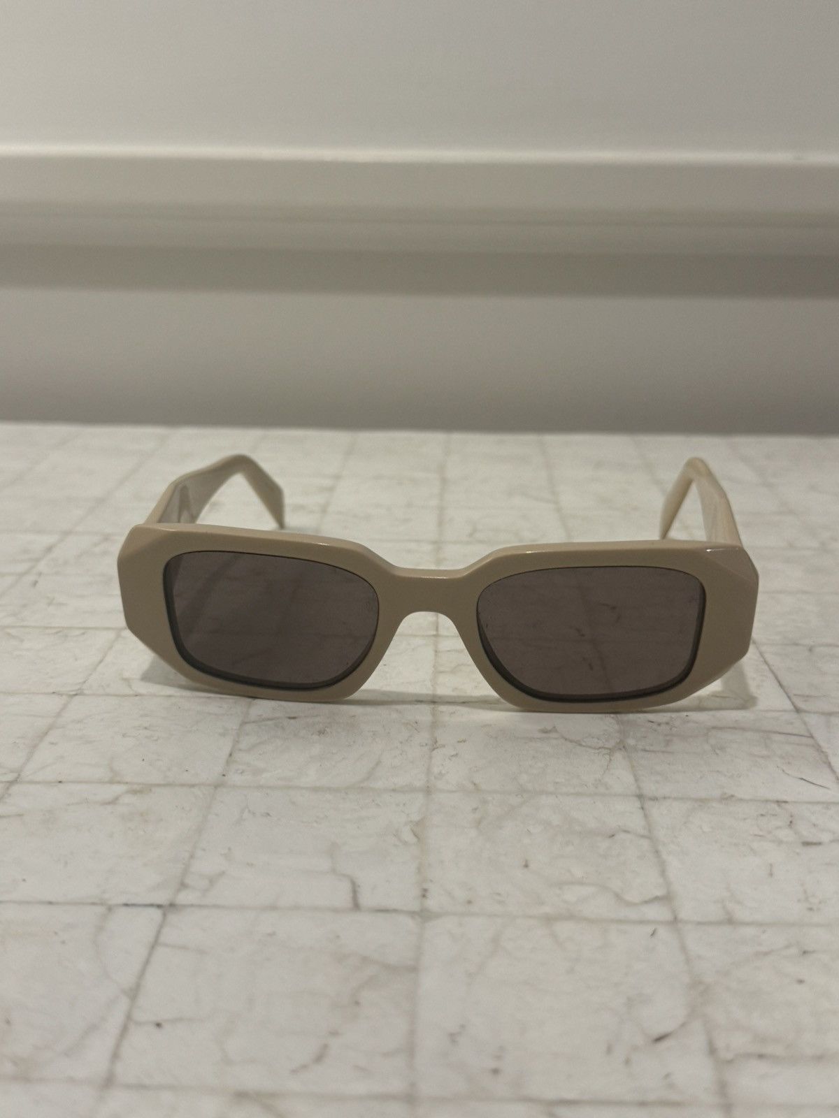 Prada Parada sand/beige sunglasses Size ONE SIZE - 3 Thumbnail