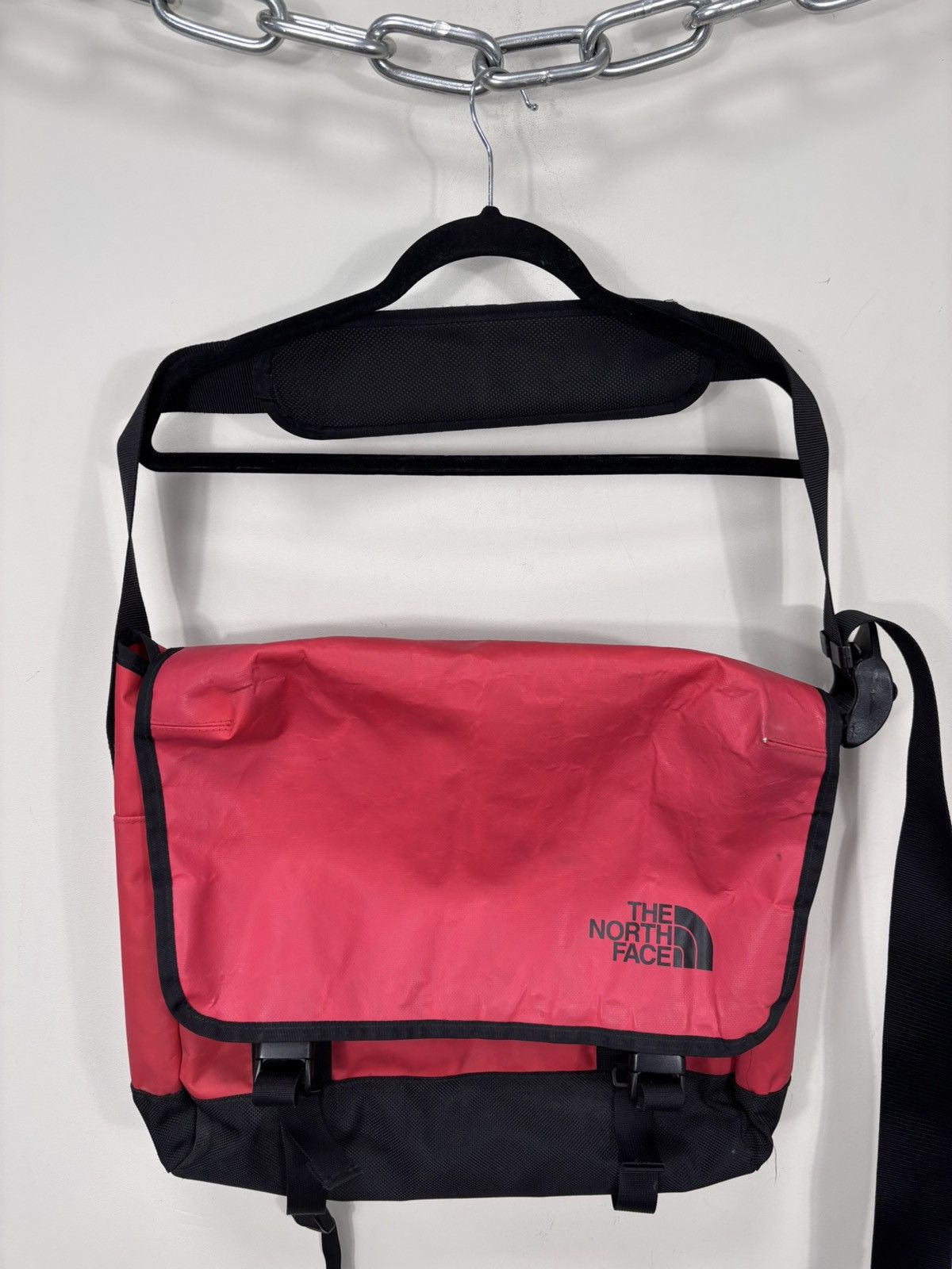 The North Face The North Face Base Camp Voyager Messenger Bag Red Outdoor Size ONE SIZE - 2 Thumbnail